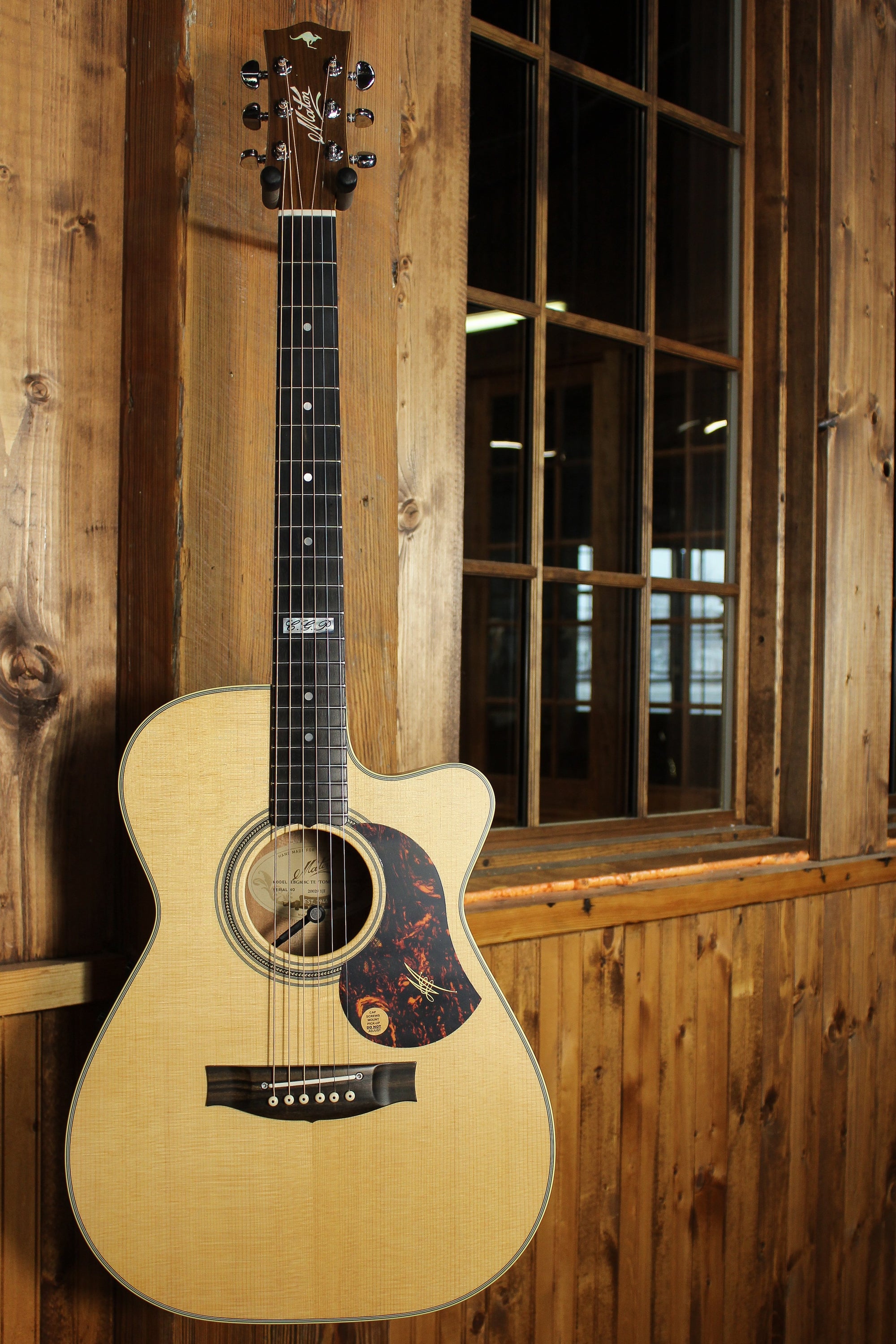 Maton EBG 808C TE Tommy Emmanuel Signature Guitar Cutaway ID-13788 - Artisan Guitars