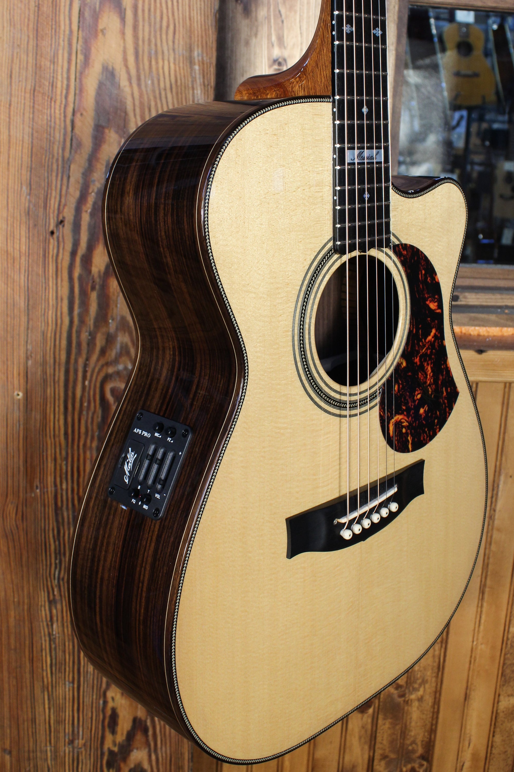 Maton EM100C 808 Messiah Series with Sitka & Rosewood w/ Cutaway Pre-Owned 2017 ID-13729 - Artisan Guitars