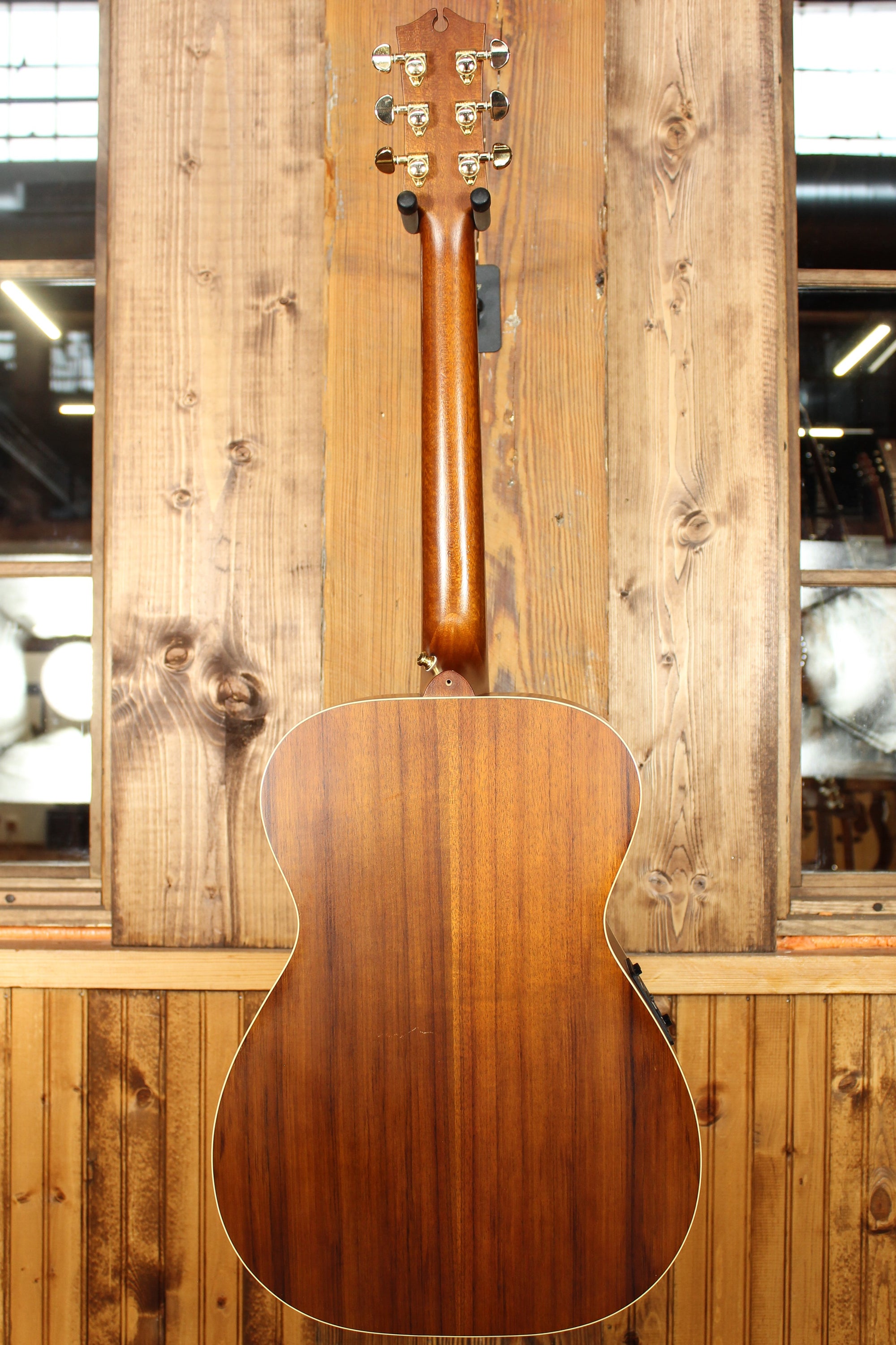 Maton EBG808 Nashville Series Sitka Spruce and Australian Blackwood Pre-Owned 2017 ID-13750 - Artisan Guitars