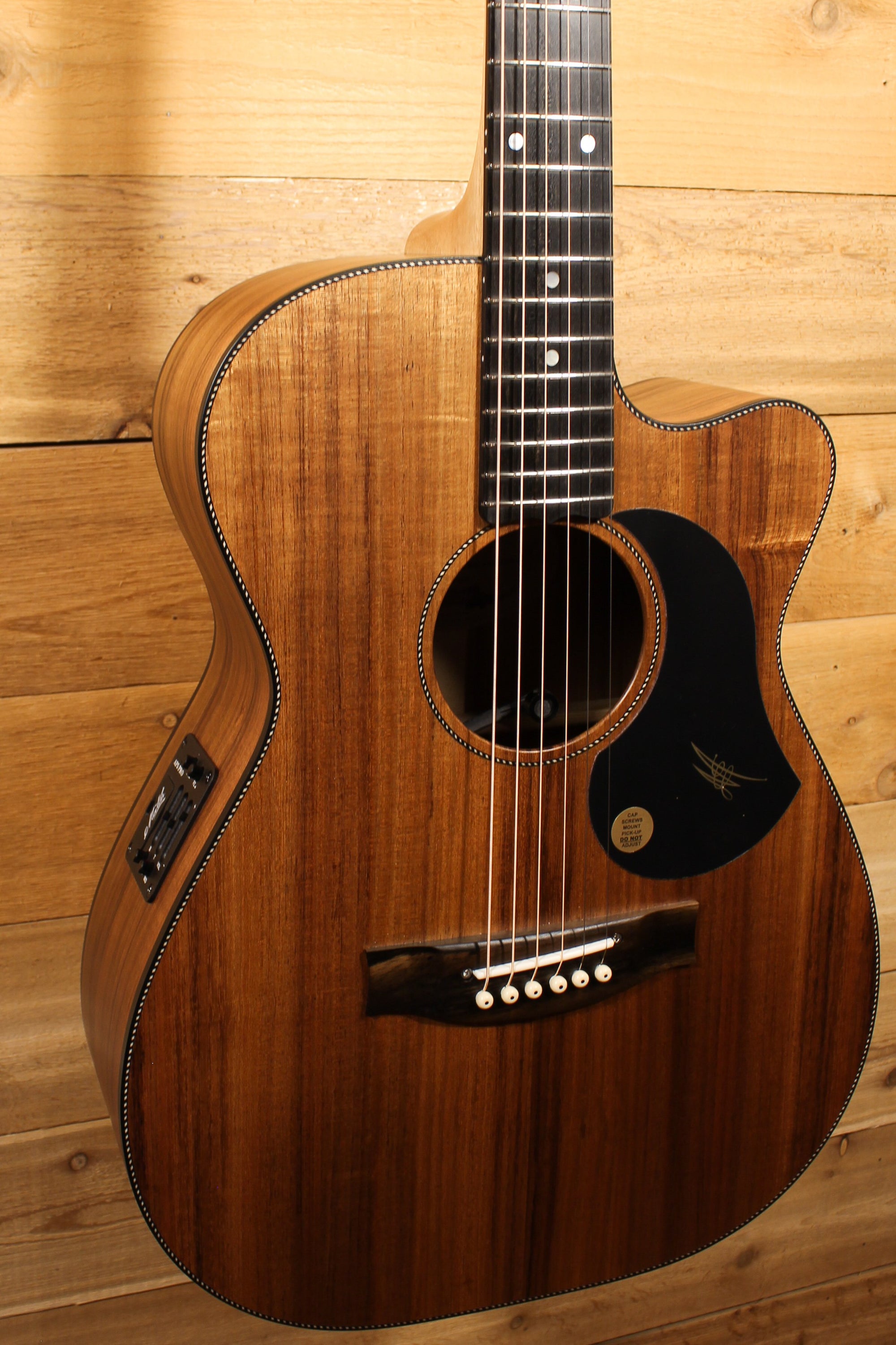 Maton EBW808 Cutaway Guitar w/ Blackwood Top, Back & Sides w/ AP5 Pro Pickup System ID-13696 - Artisan Guitars
