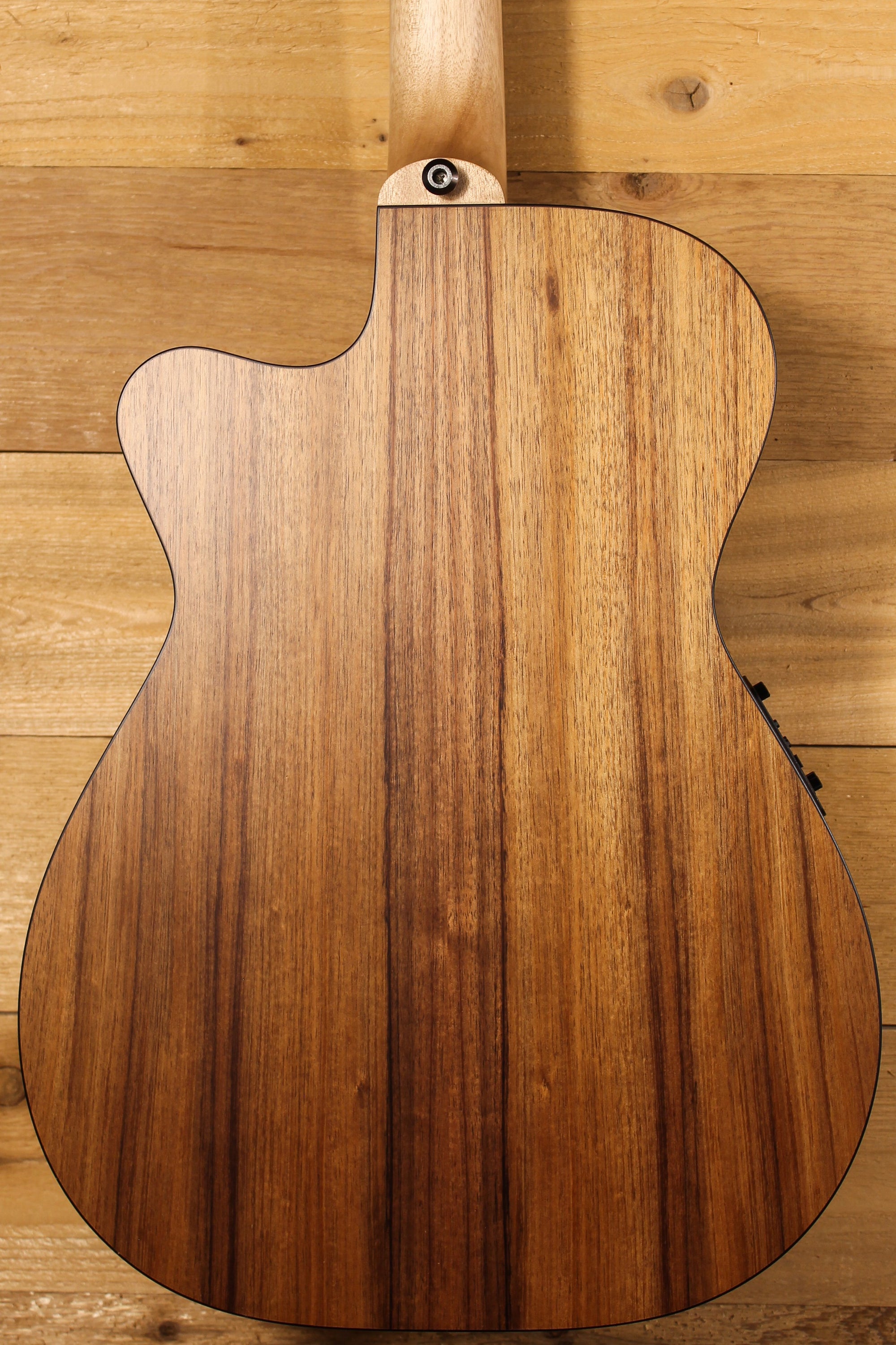 Maton EBW808 Cutaway Guitar w/ Blackwood Top, Back & Sides w/ AP5 Pro Pickup System ID-13696 - Artisan Guitars