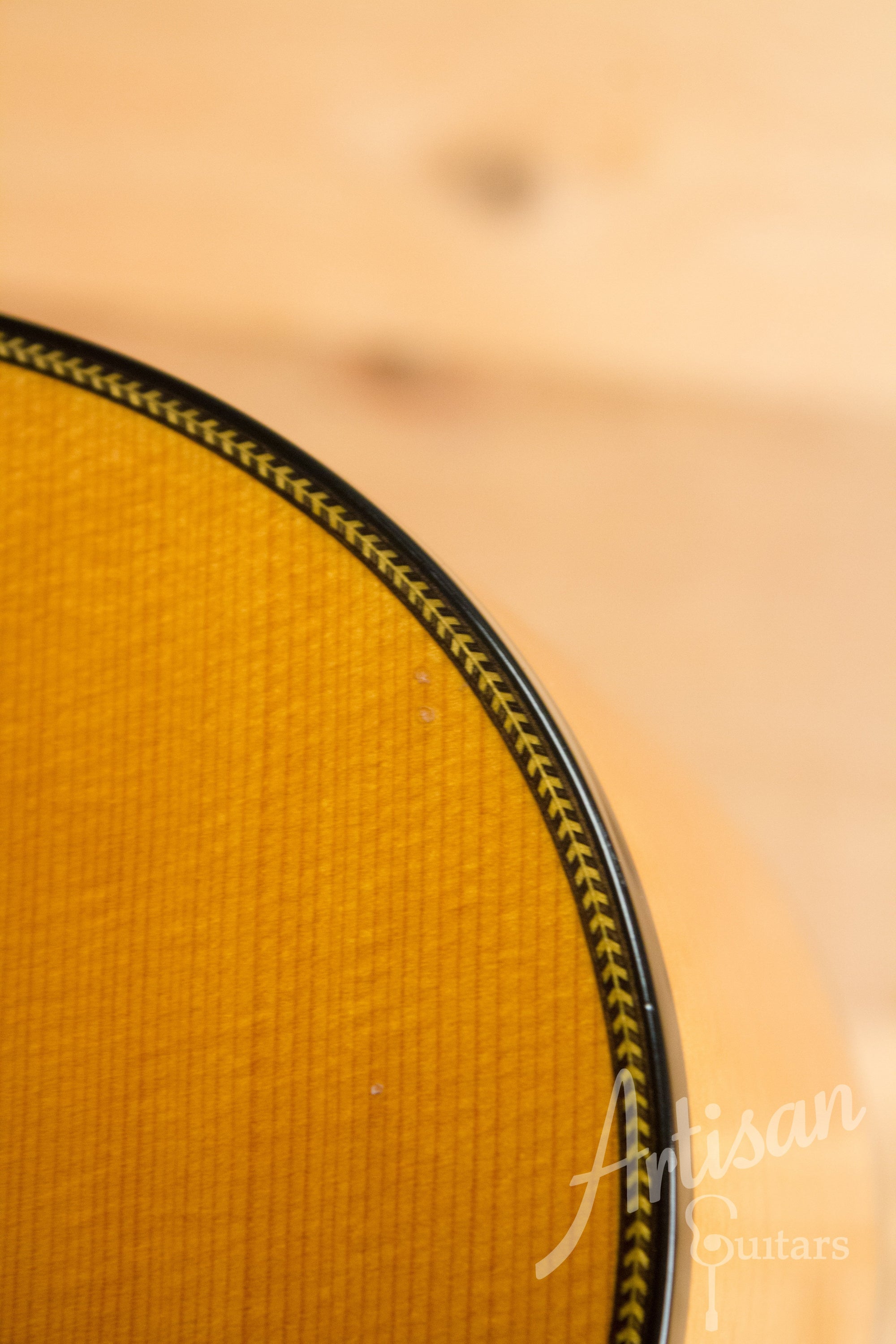 Maton ECJ85 Custom Jumbo Guitar with Sitka Spruce and Rock Maple Pre-Owned 2009 ID-11214 - Artisan Guitars