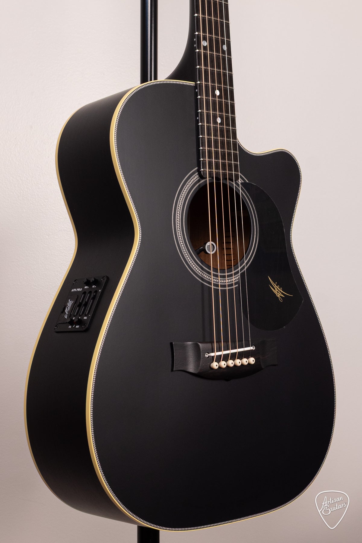 Maton Guitars EBG-808C Nashville Cutaway - 17165