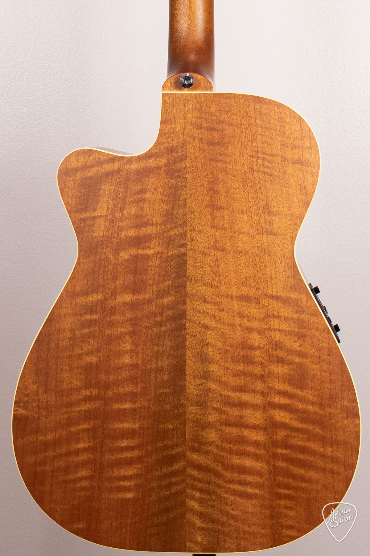 Maton Guitars EBG-808-TEC Tommy Emmanuel Cutaway - 16996