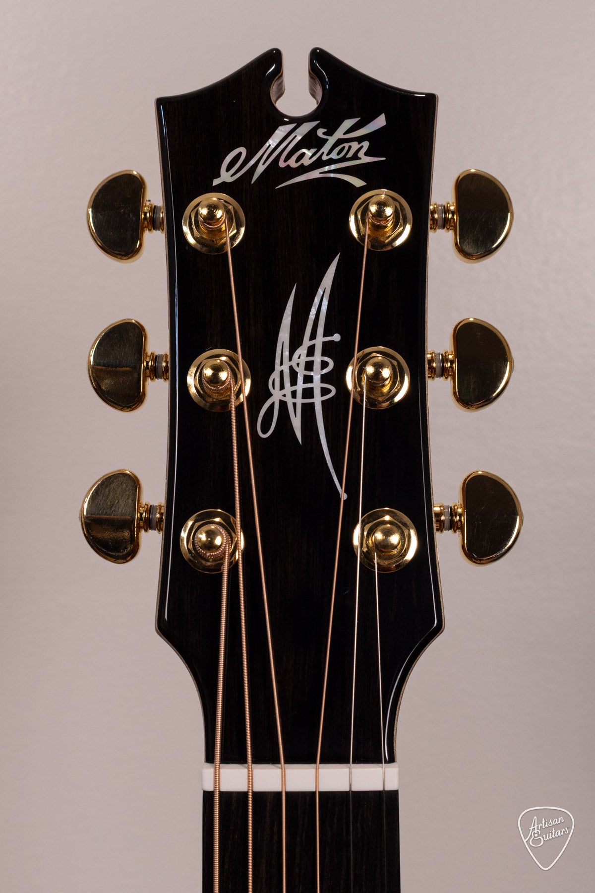 Maton Guitars EM100C Messiah Dreadnought - 17225