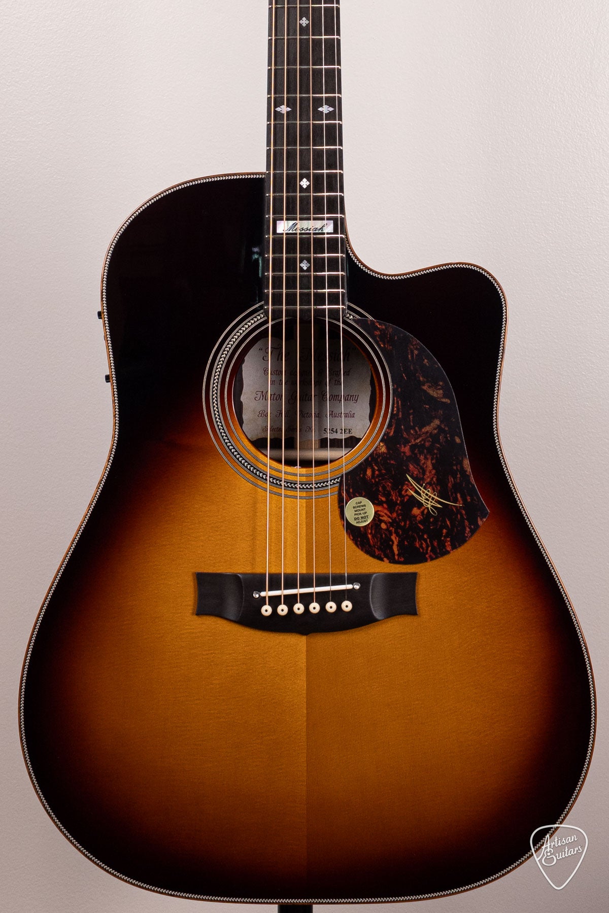 【美品】MATON EM100C Messiah EM100C - Maton Guitars - The Messiah Cutaway
