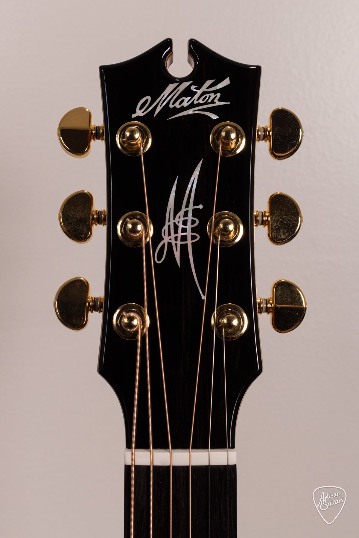 Maton Guitars EM100C Messiah Dreadnought Tobacco Sunburst - 17226