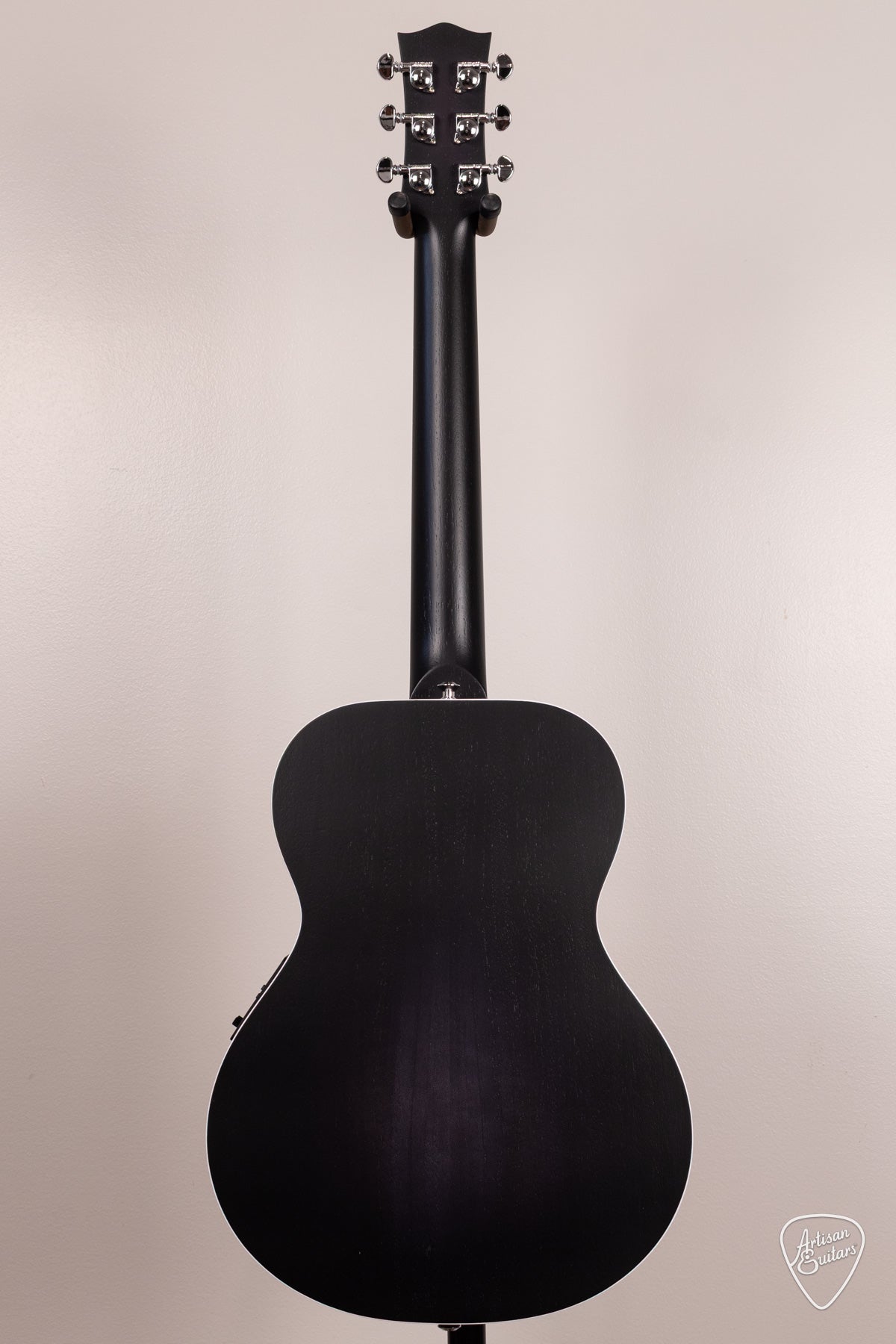 Maton Guitars Left-Handed Ghost Black EM6 Mini - 17255