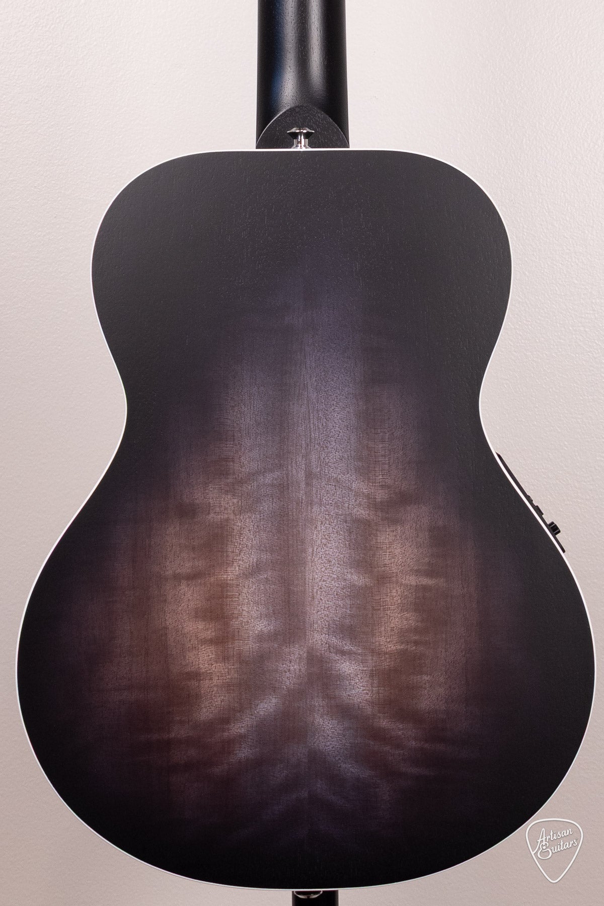 Maton Guitars Ghost Black EM6 Mini - 17151