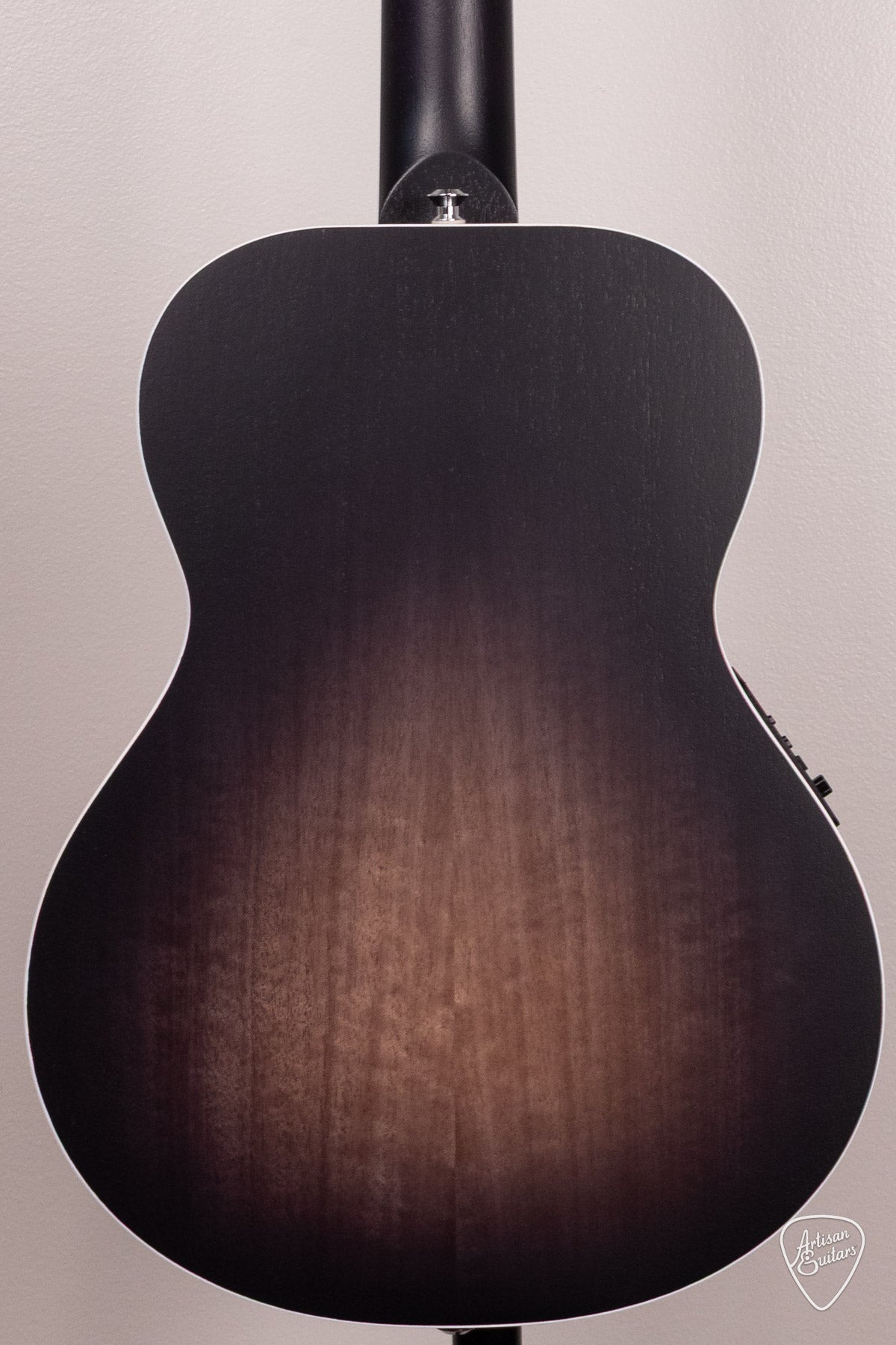 Maton Guitars Ghost Black EM6 Mini - 17177