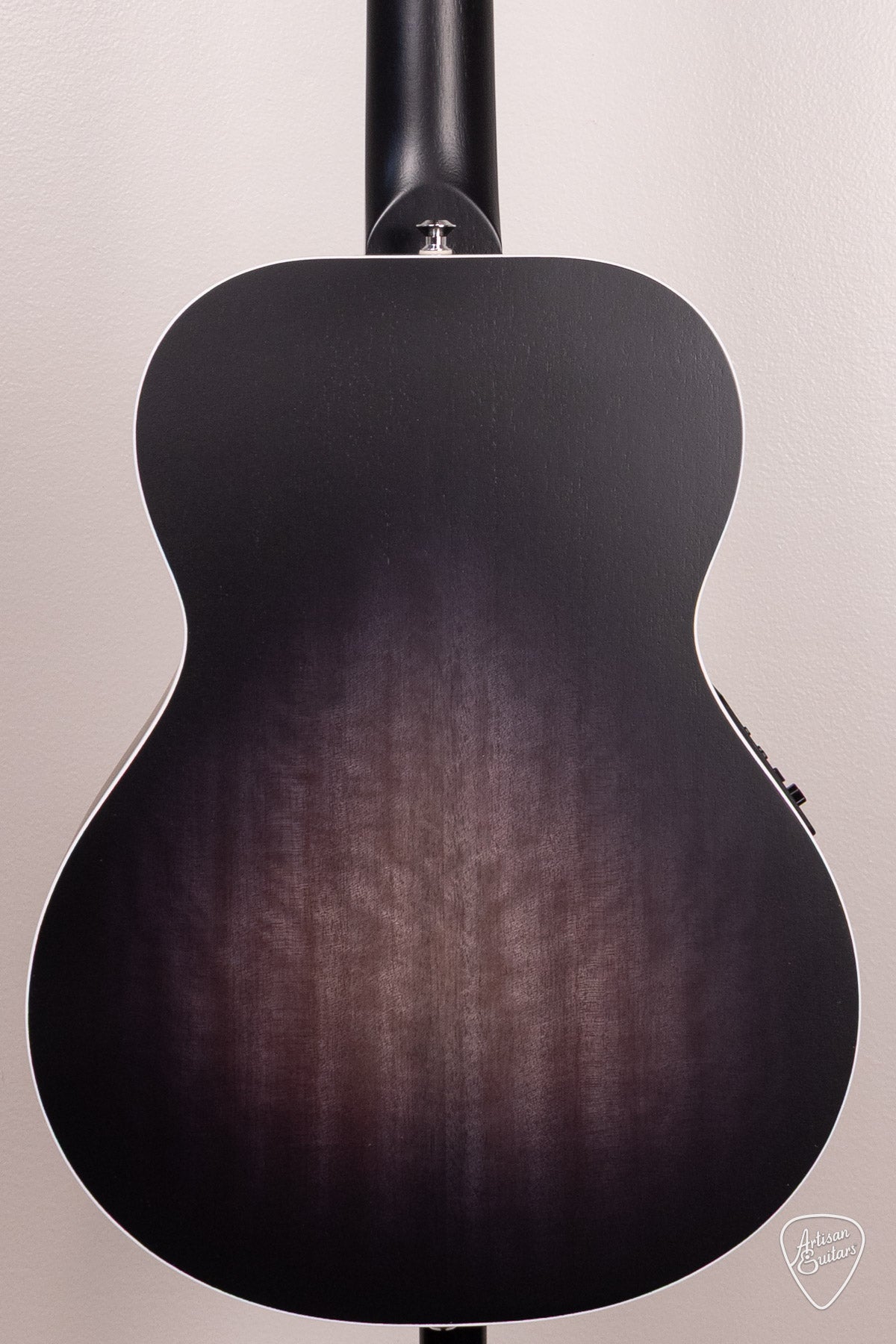 Maton Guitars Ghost Black EM6 Mini - 17178