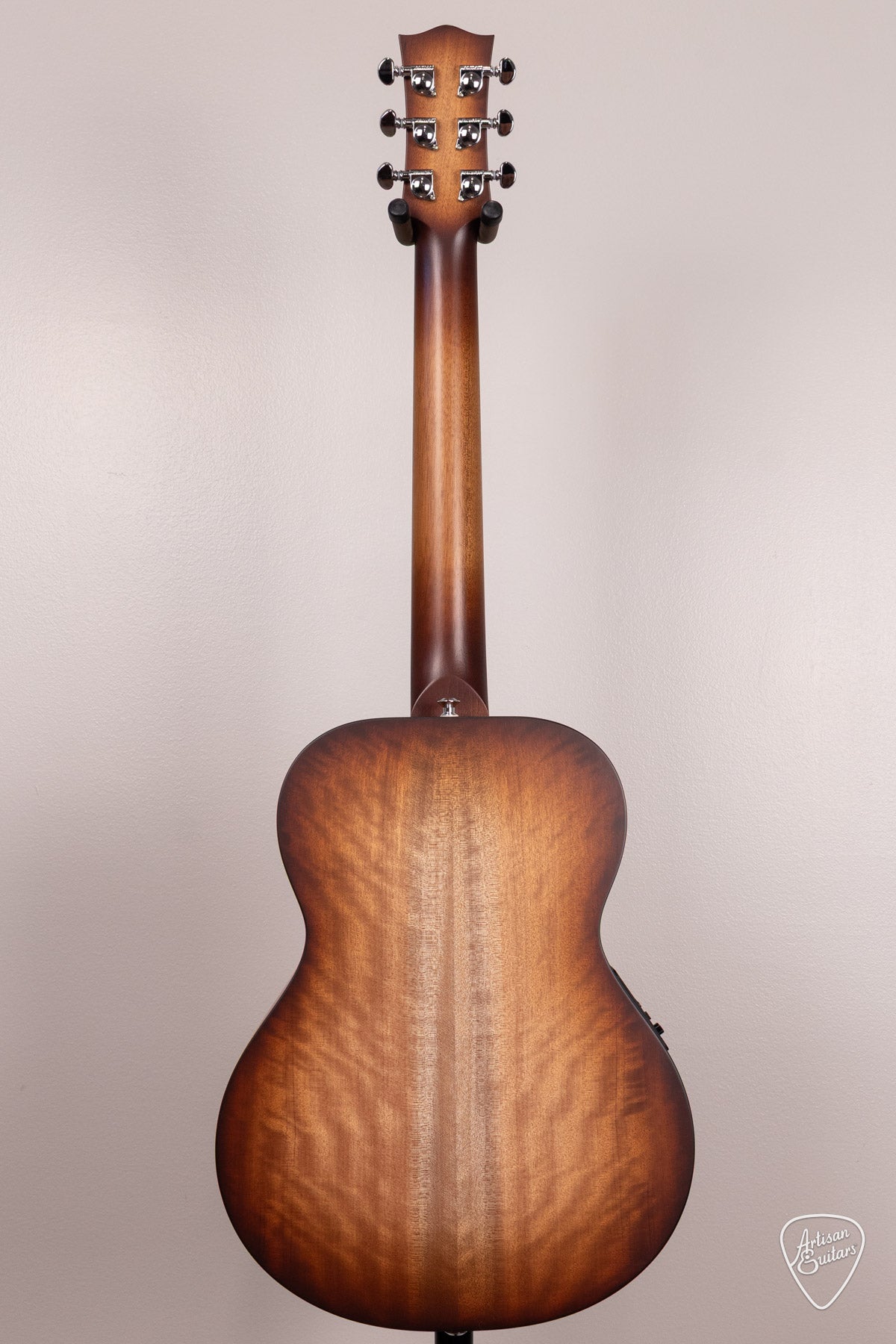 Maton Guitars Custom Two-Tone Halo Burst EM6 Mini - 17176