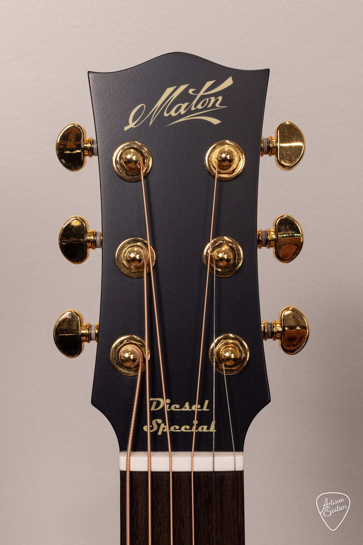 Maton Guitars Custom JET BLACK EMD6 Diesel Mini - 17180