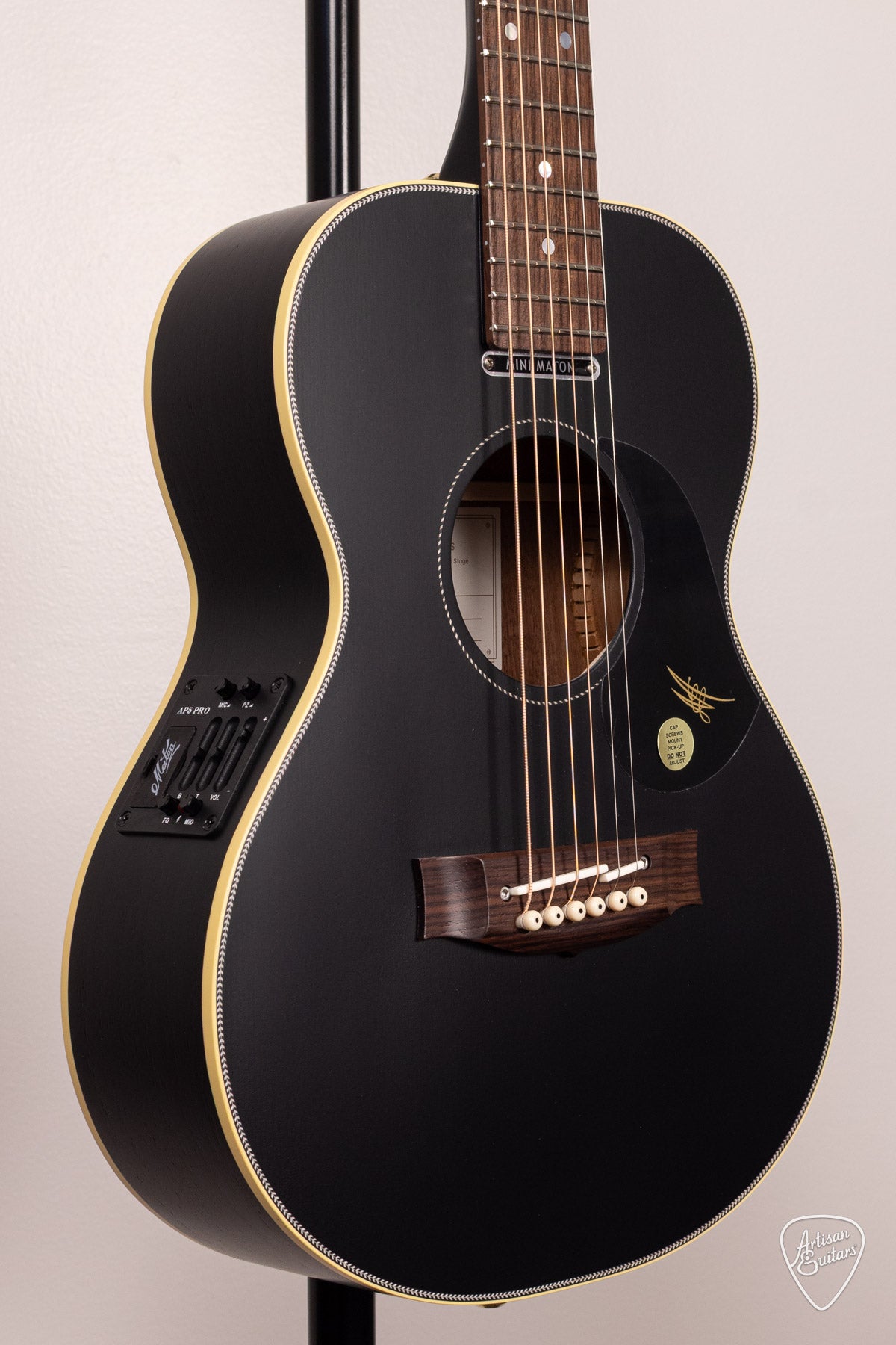 Maton Guitars Custom JET BLACK EMD6 Diesel Mini - 17180
