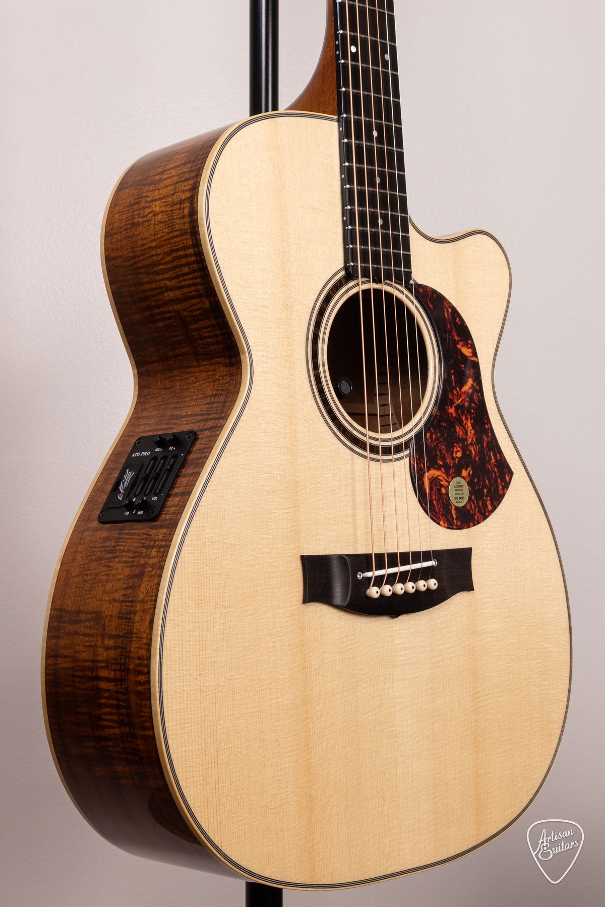 Maton MASTER BUILT L.E. May Traditional Cutaway - 17182