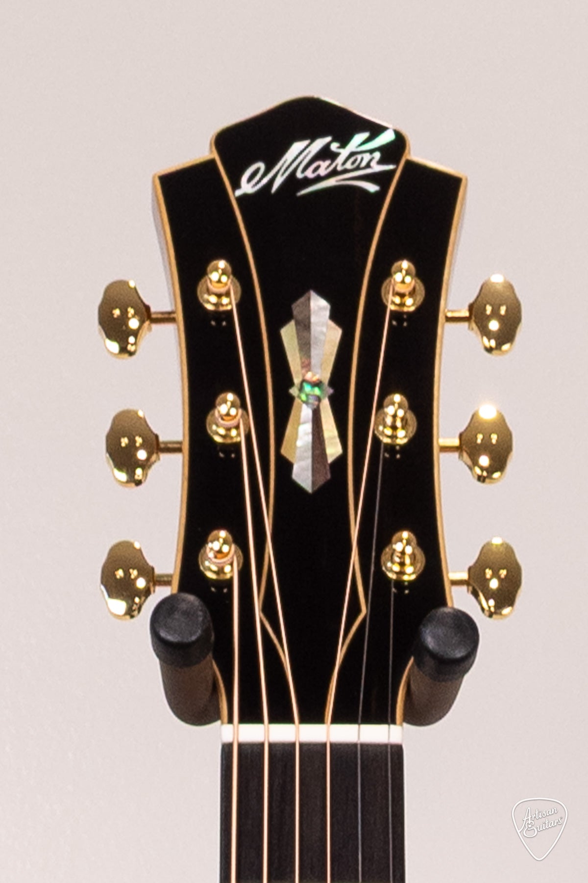Maton MASTER BUILT L.E. May Traditional Cutaway - 17182
