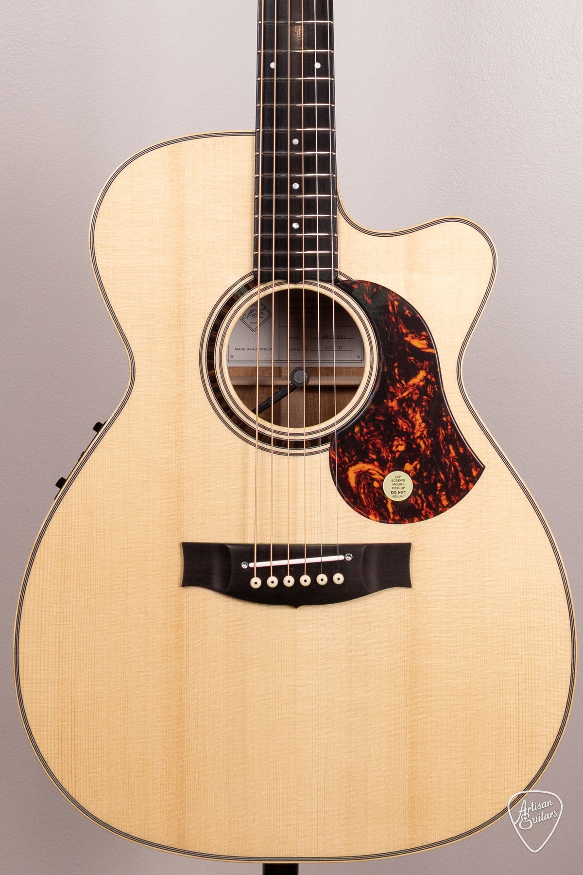 Maton MASTER BUILT L.E. May Traditional Cutaway - 17182