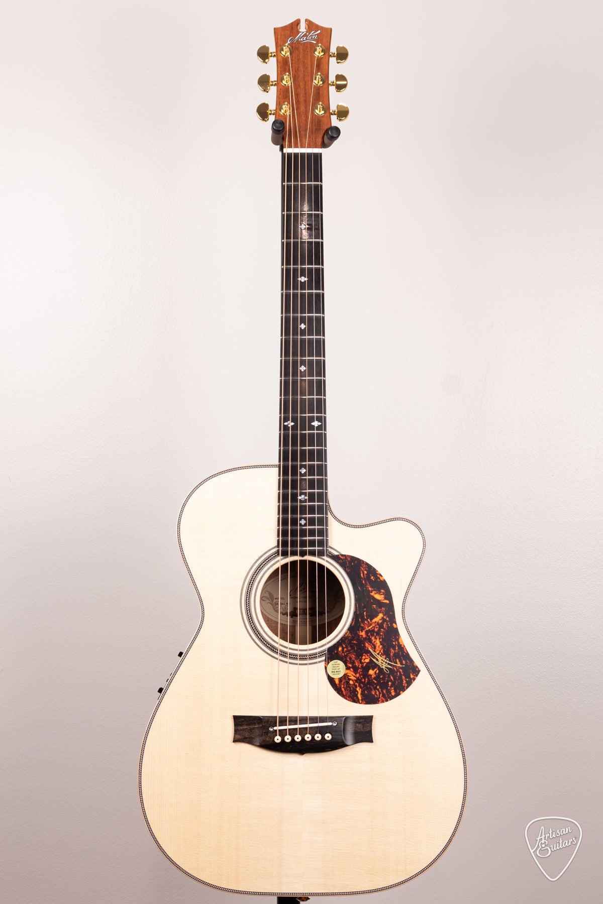 Maton Guitars EBG-808-C Artist Cutaway - 16797