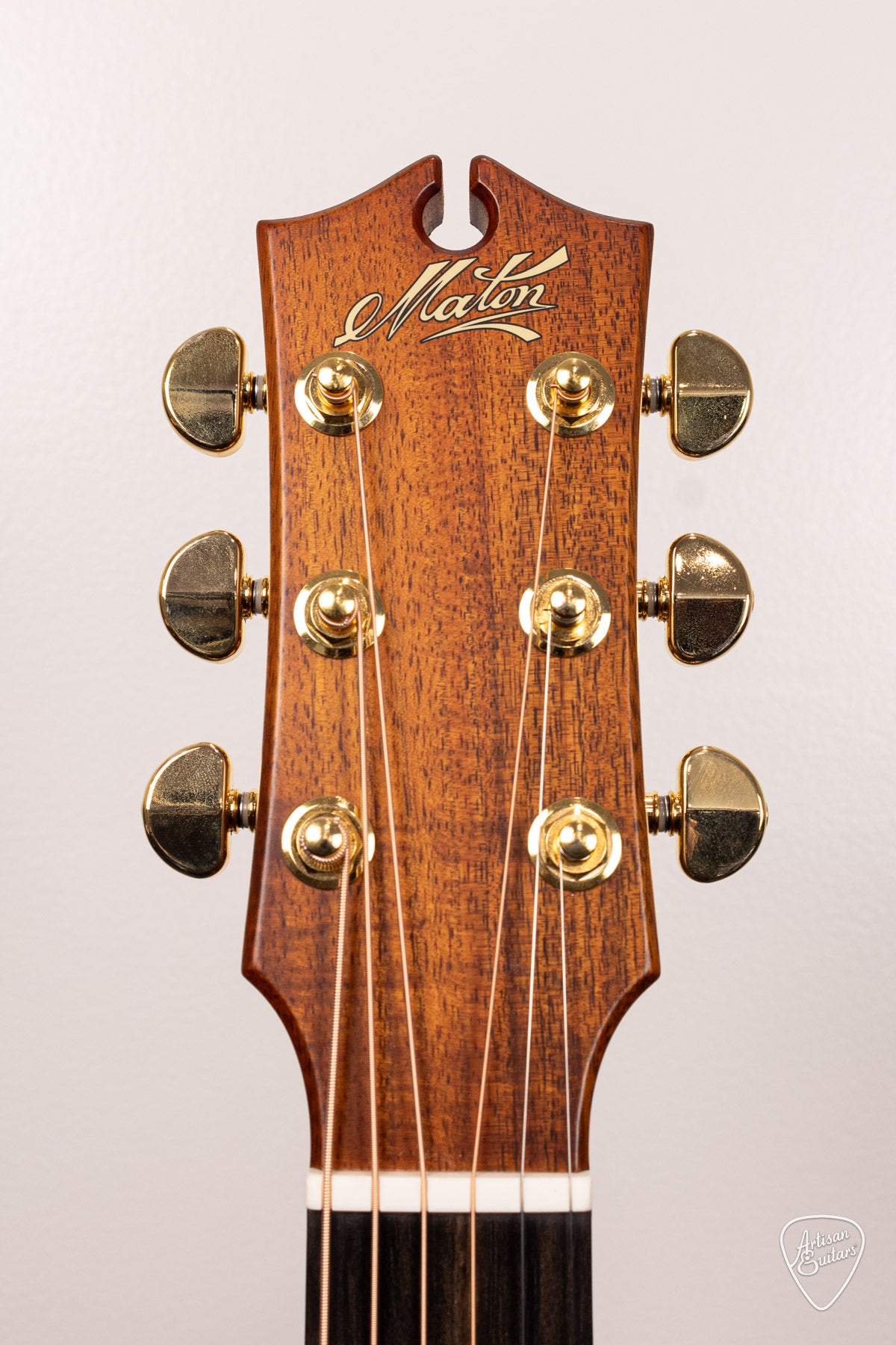 Maton Guitars EBG-808C Nashville Cutaway - 16595