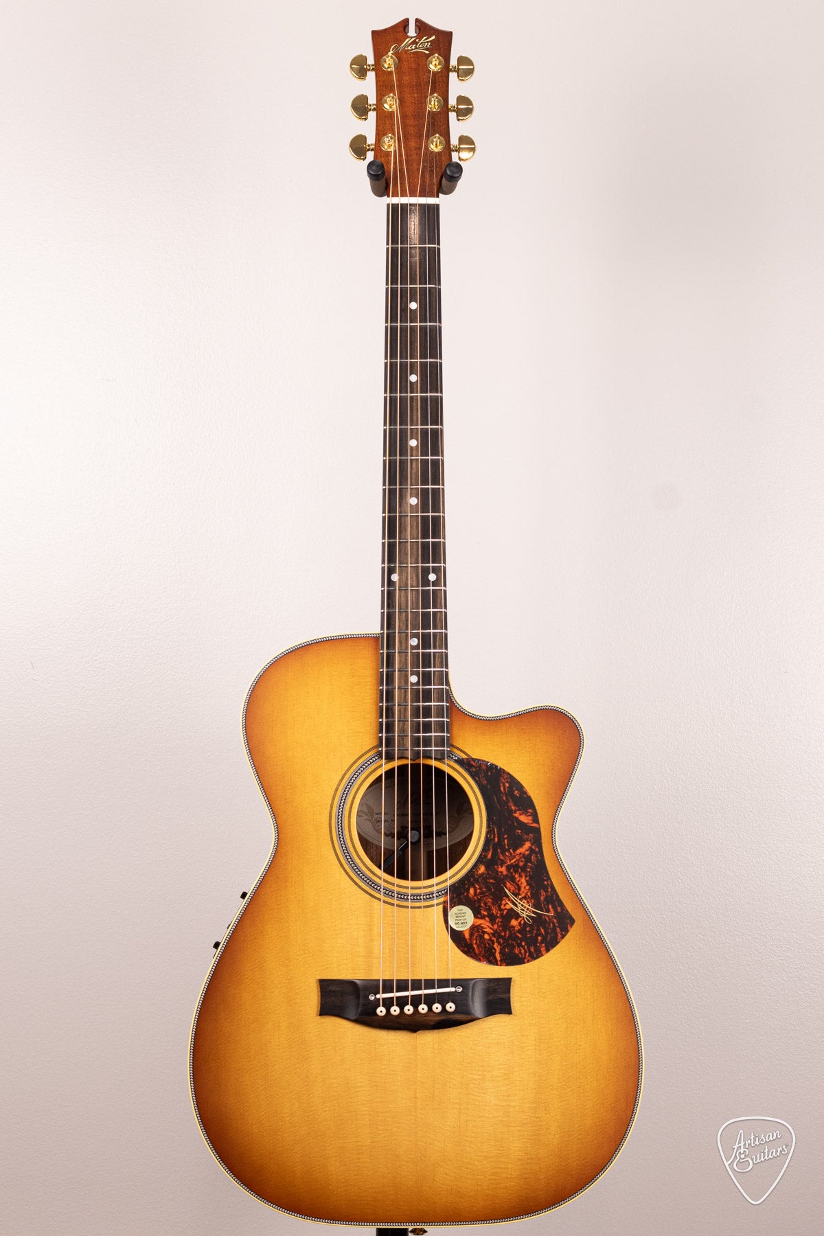 Maton Guitars EBG-808C Nashville Cutaway - 16595
