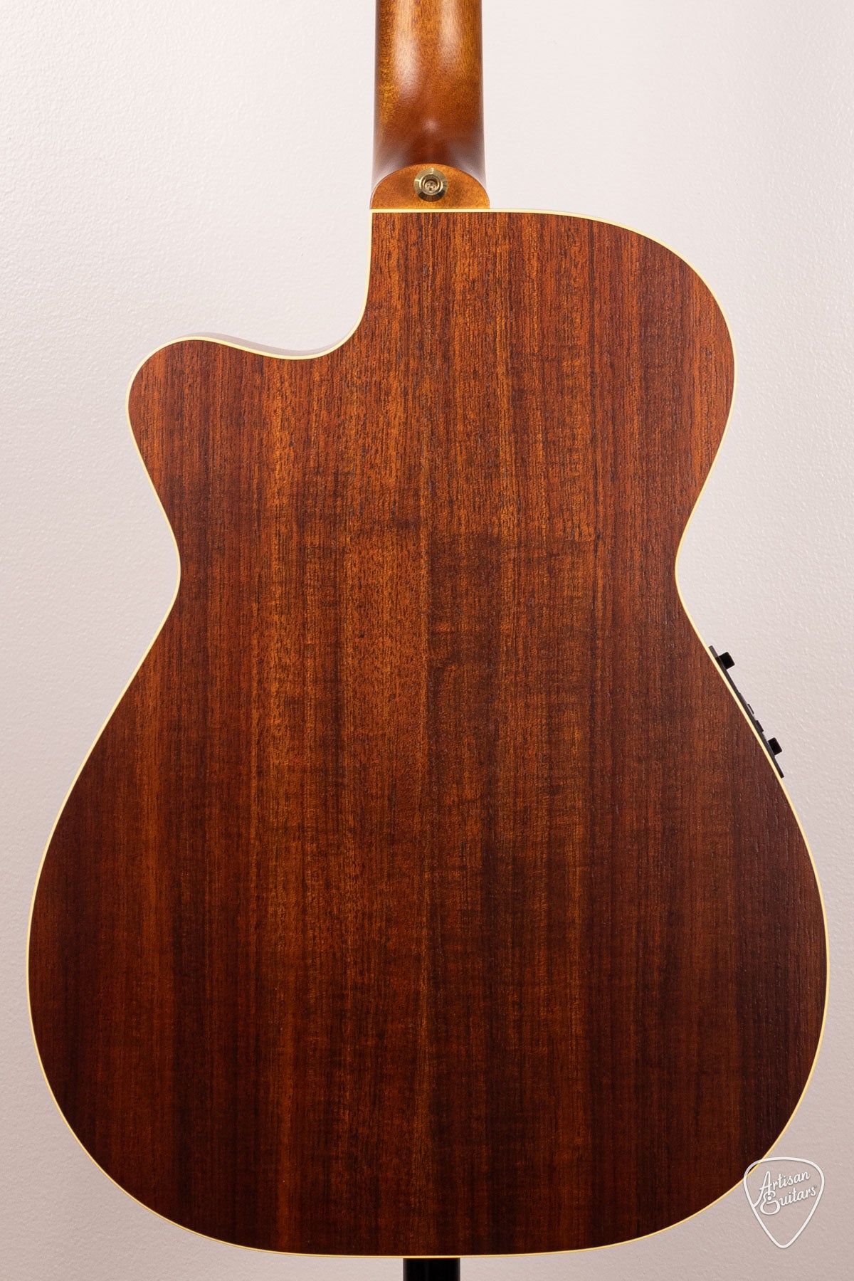Maton Guitars EBG-808C Nashville Cutaway - 16595