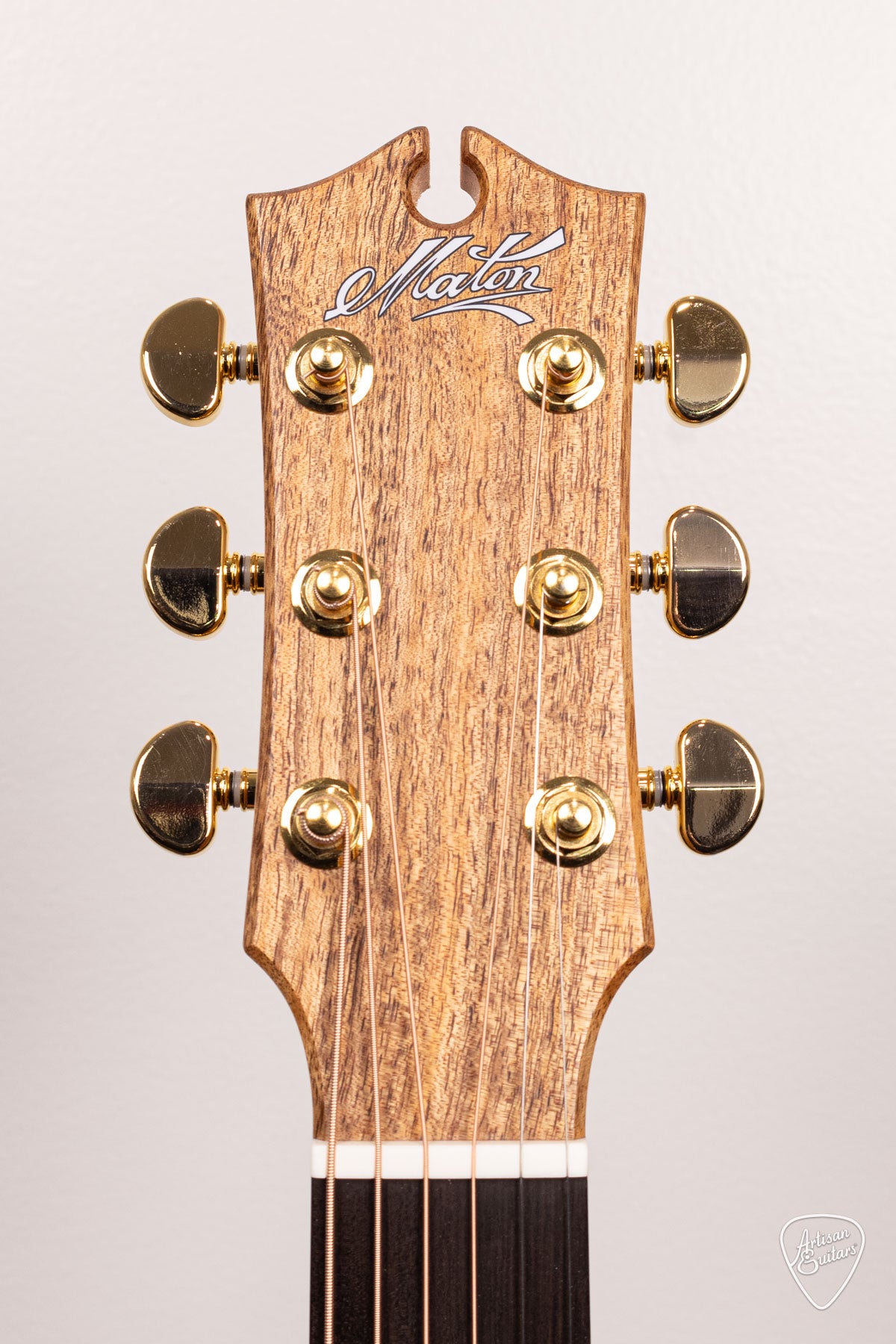 Maton Guitars EBG-808-C Artist Cutaway - 16827
