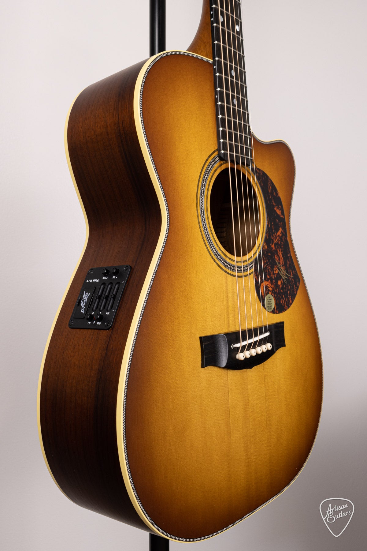 Maton Guitars EBG-808C Nashville Cutaway - 16540