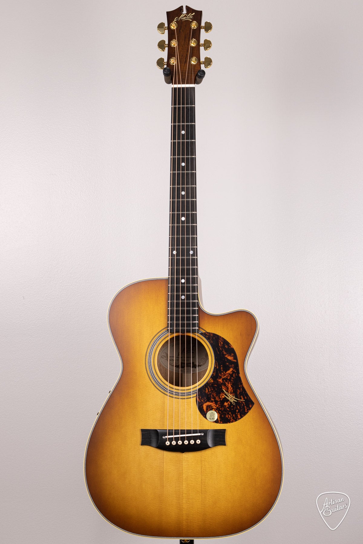 Maton Guitars EBG-808C Nashville Cutaway - 16540
