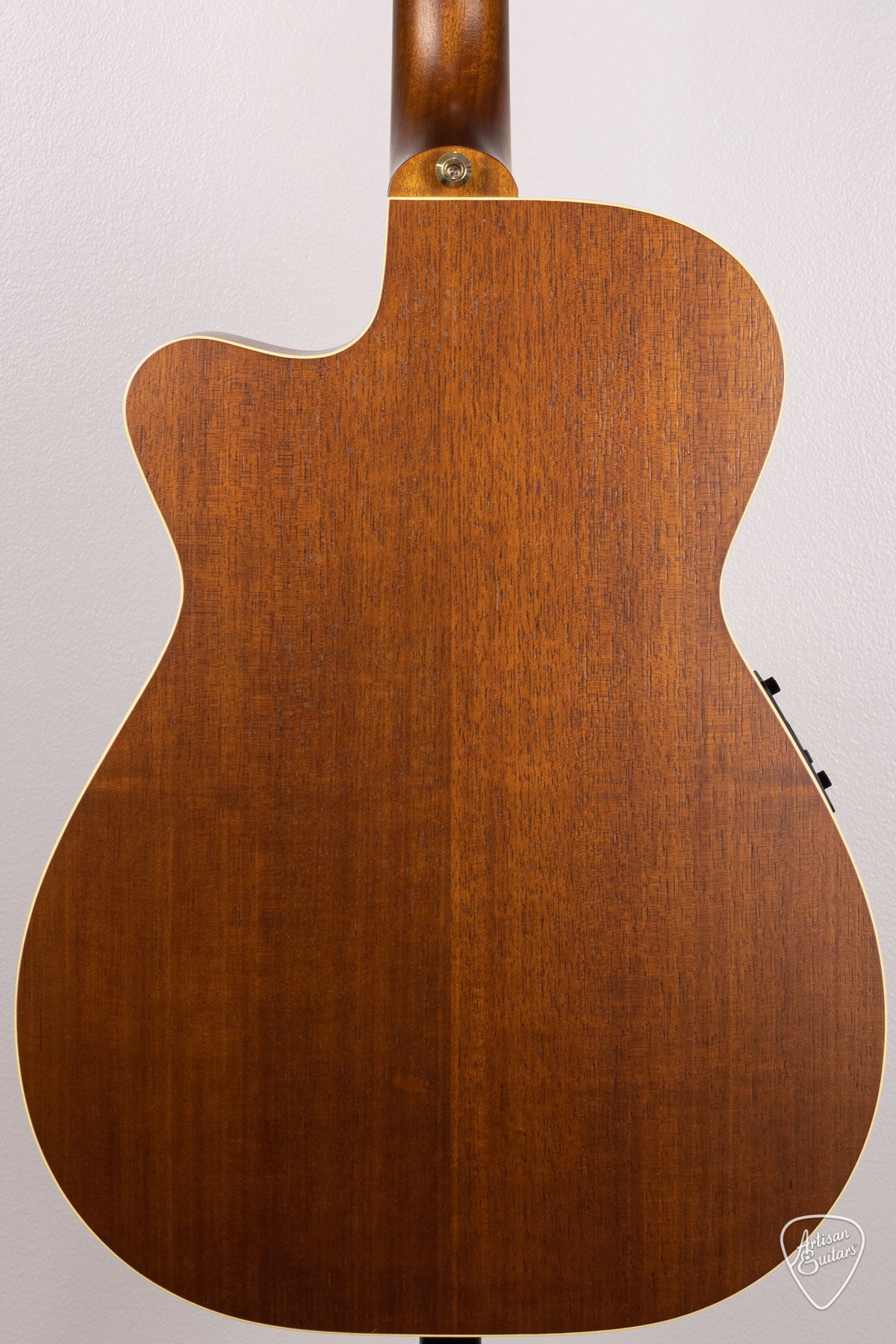 Maton Guitars EBG-808C Nashville Cutaway - 16540