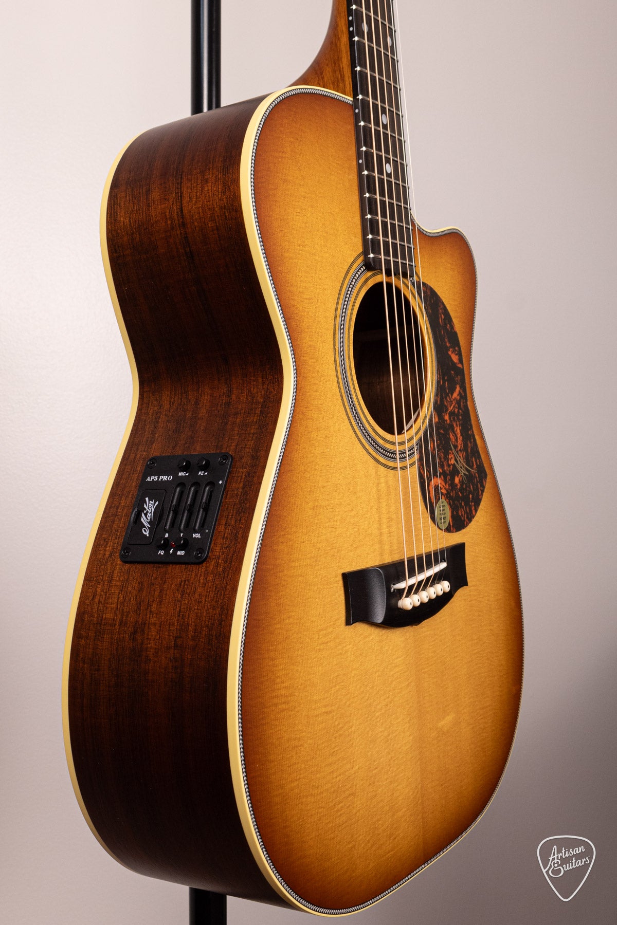 Maton Guitars EBG-808C Nashville Cutaway - 16732 | Artisan Guitars