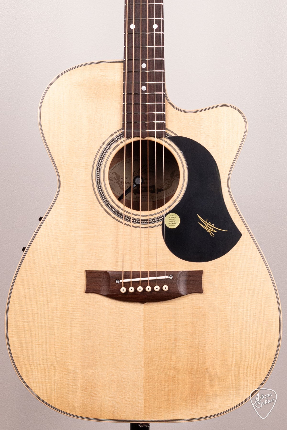 Maton Guitars 808C J.R. Joe Robinson Signature Cutaway