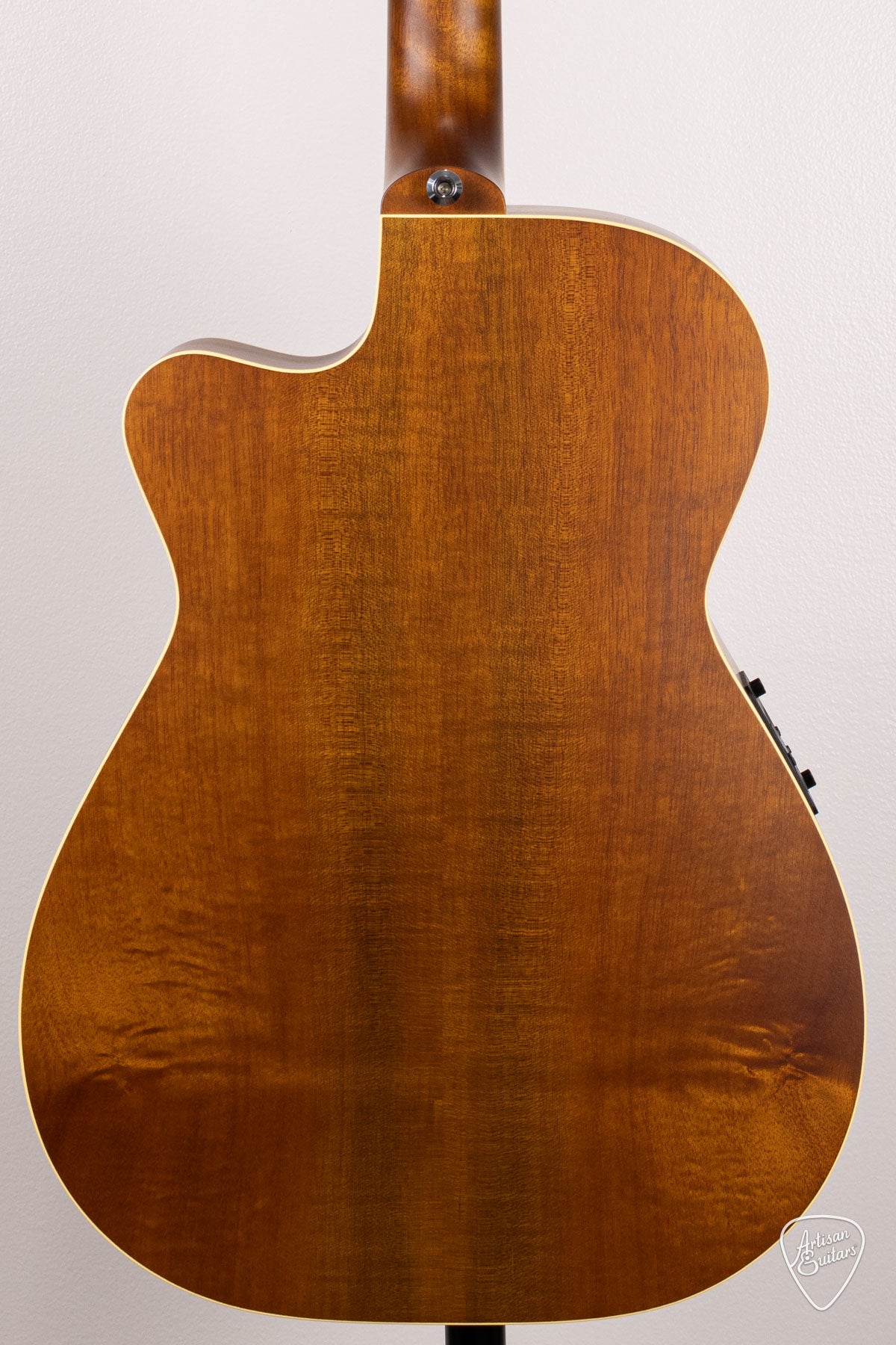 Maton Guitars EBG-808-TEC Tommy Emmanuel Cutaway - 16561
