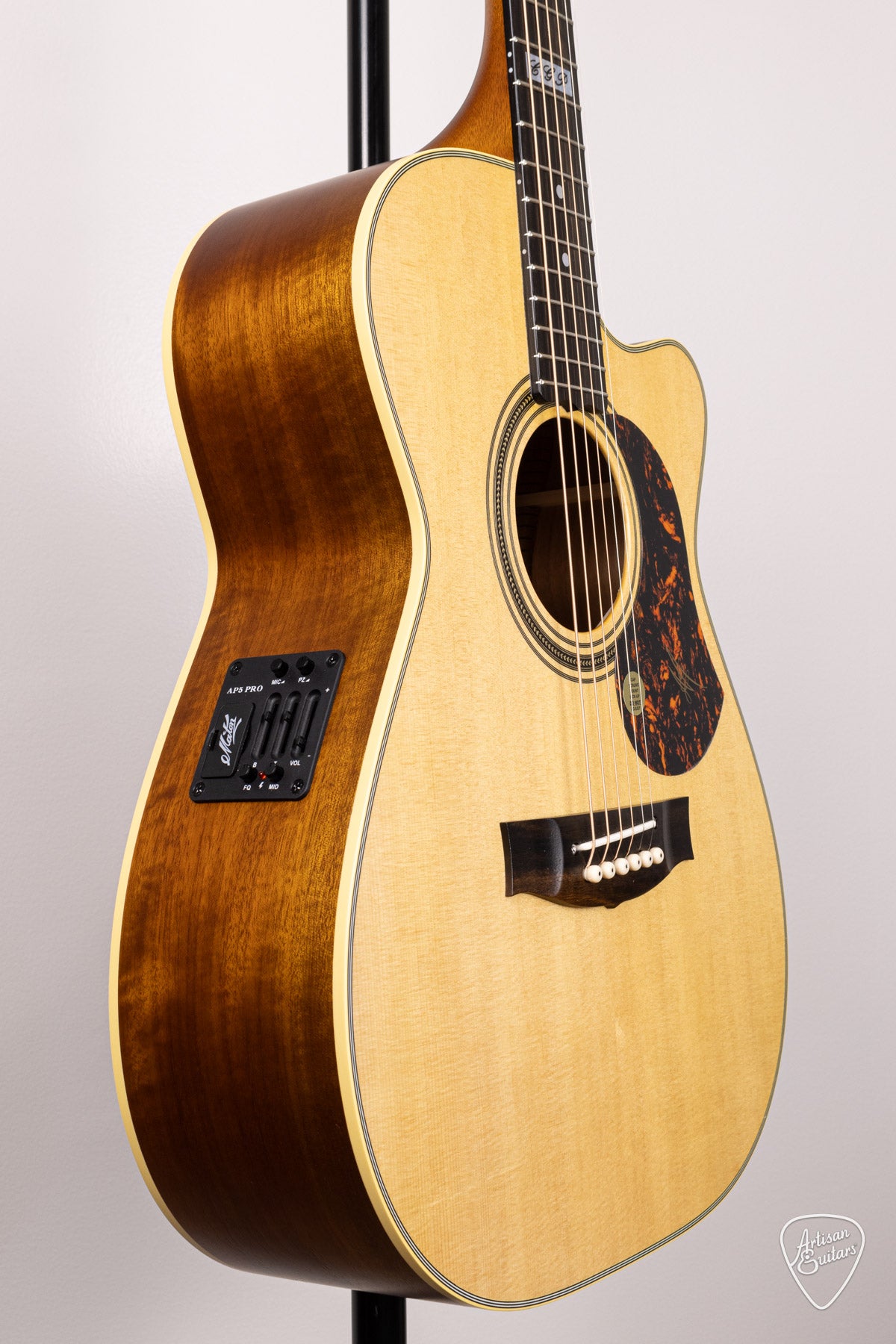 Maton Guitars EBG-808-TEC Tommy Emmanuel Cutaway - 16561
