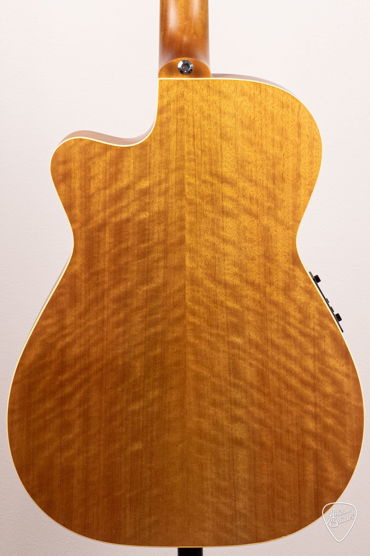 Maton Guitars EBG-808-TEC Tommy Emmanuel Cutaway - 16737