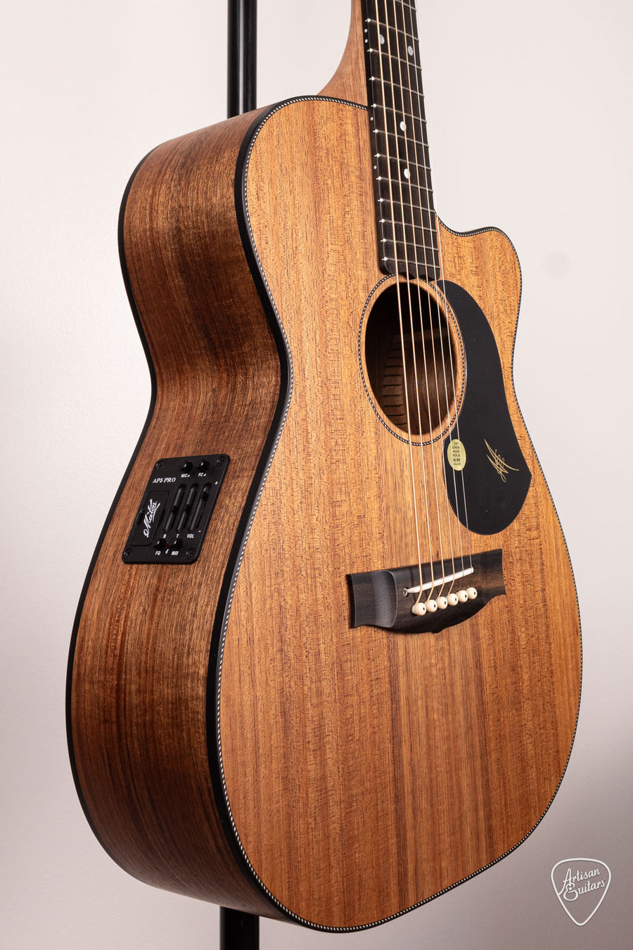 Maton Guitars All-Blackwood EBW-808C Cutaway - 16747