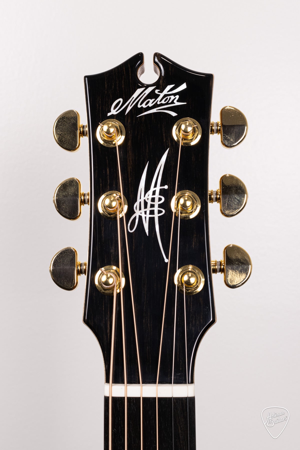 Maton Guitars EM100C Messiah Dreadnought Cutaway - 16558