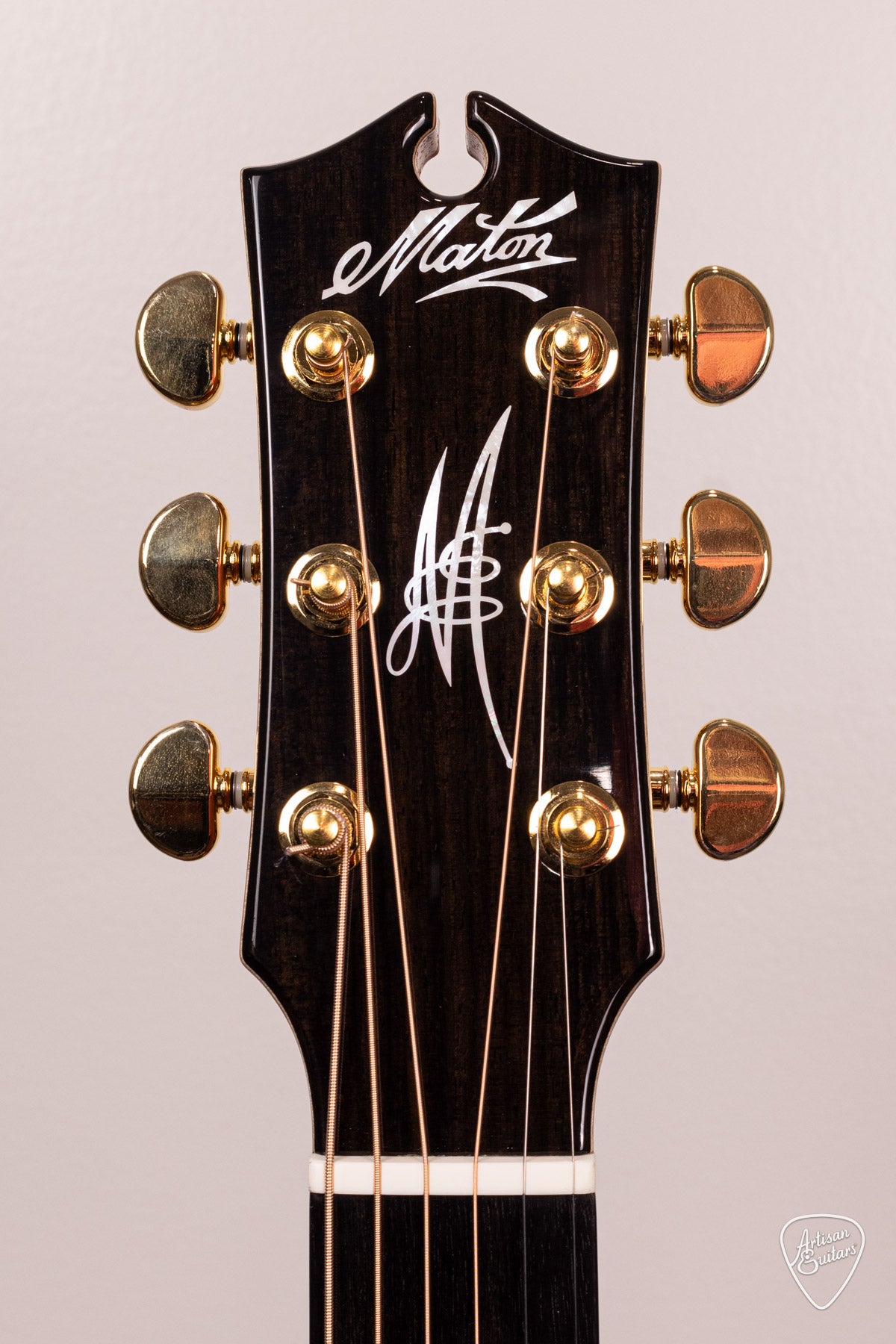 Maton Guitars EM100C Messiah Dreadnought Cutaway - 16736