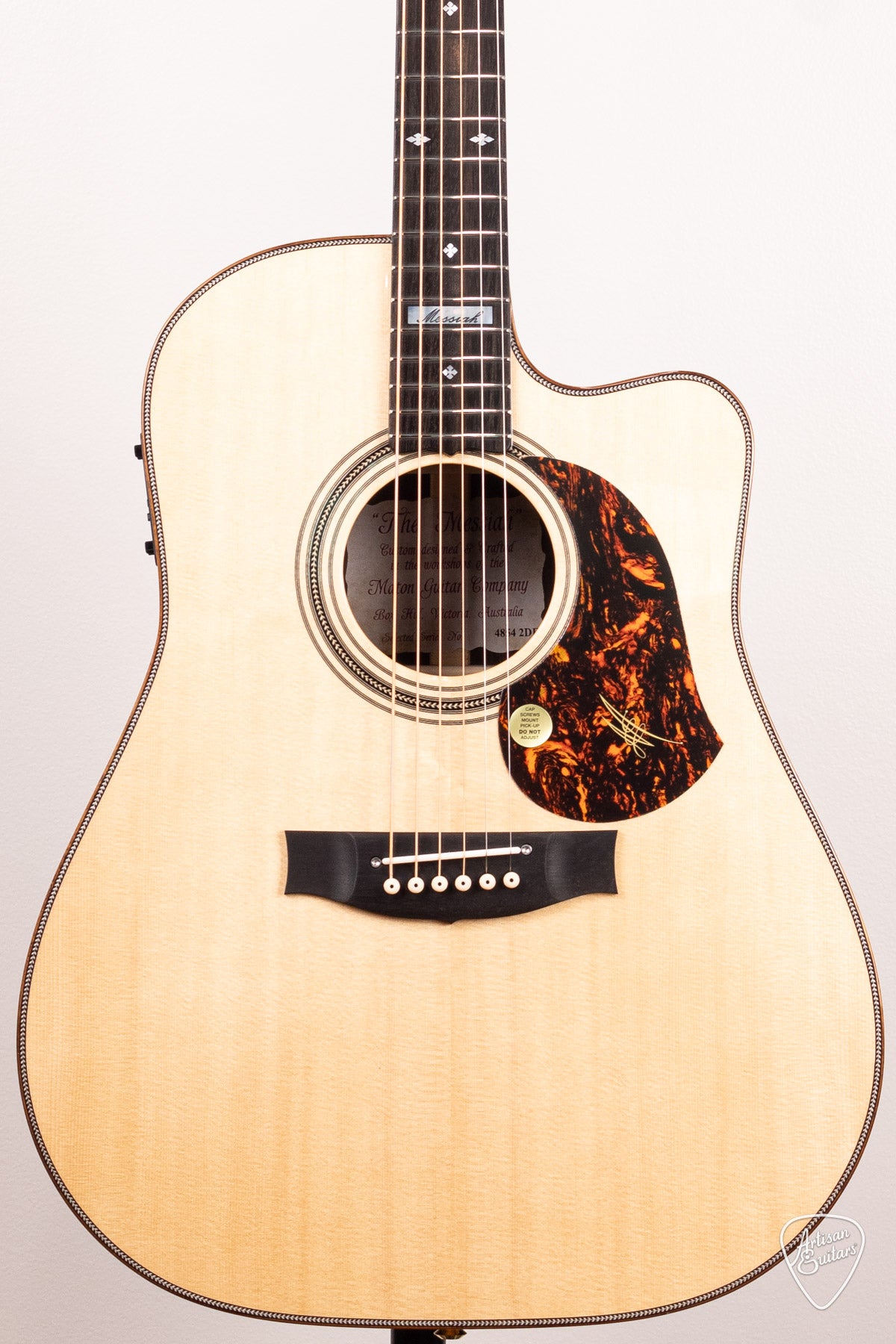 Maton Guitars EM100C Messiah Dreadnought Cutaway - 16762