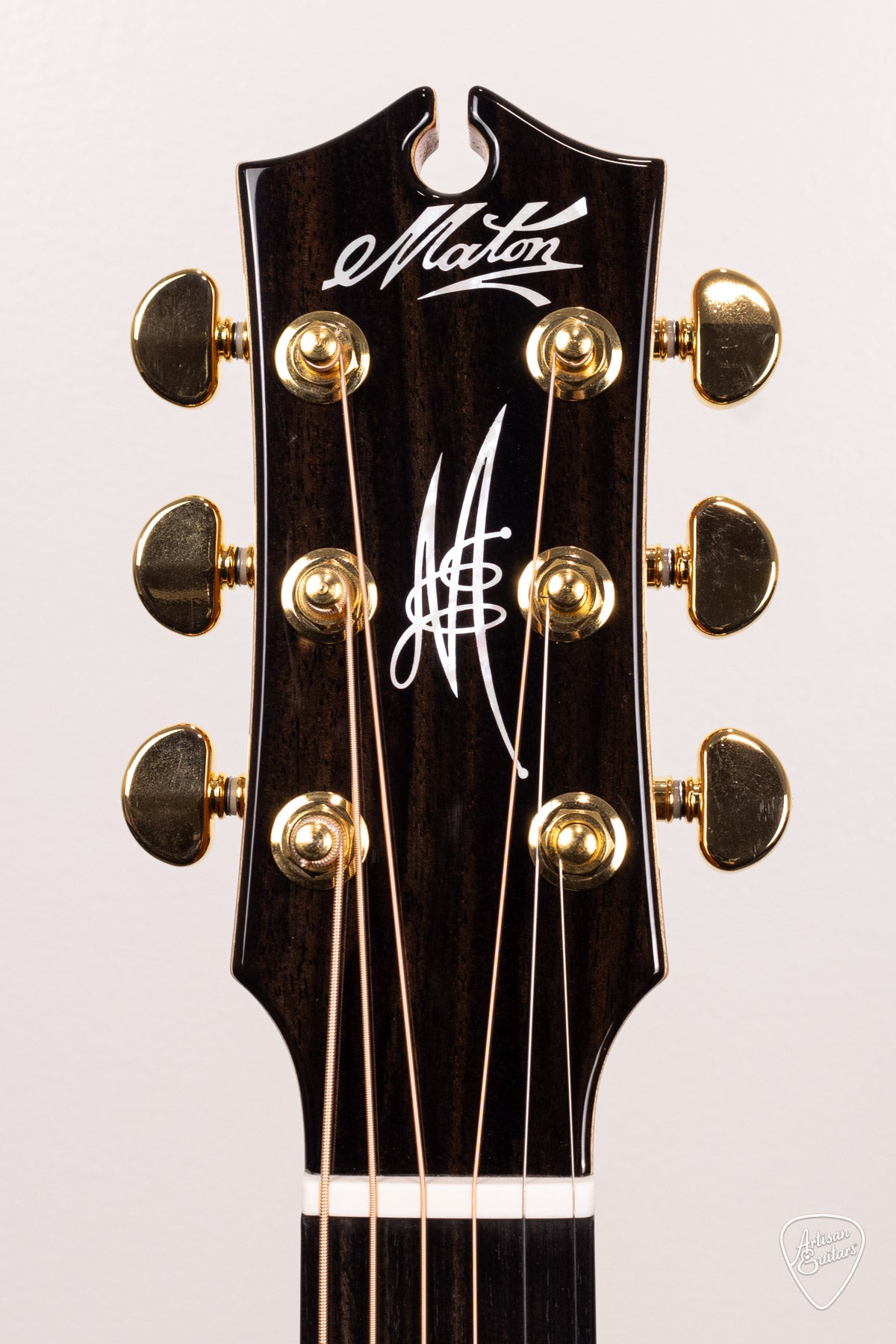 Maton Guitars EM100C Messiah Dreadnought Cutaway - 16761