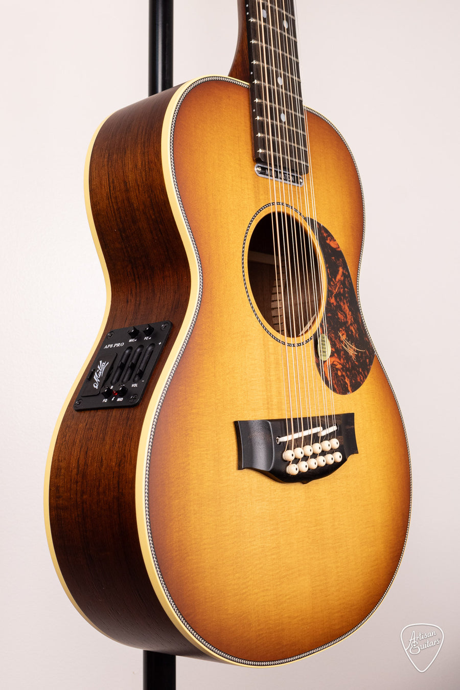 Artisan Guitars largest authorized US Maton Guitar dealer.