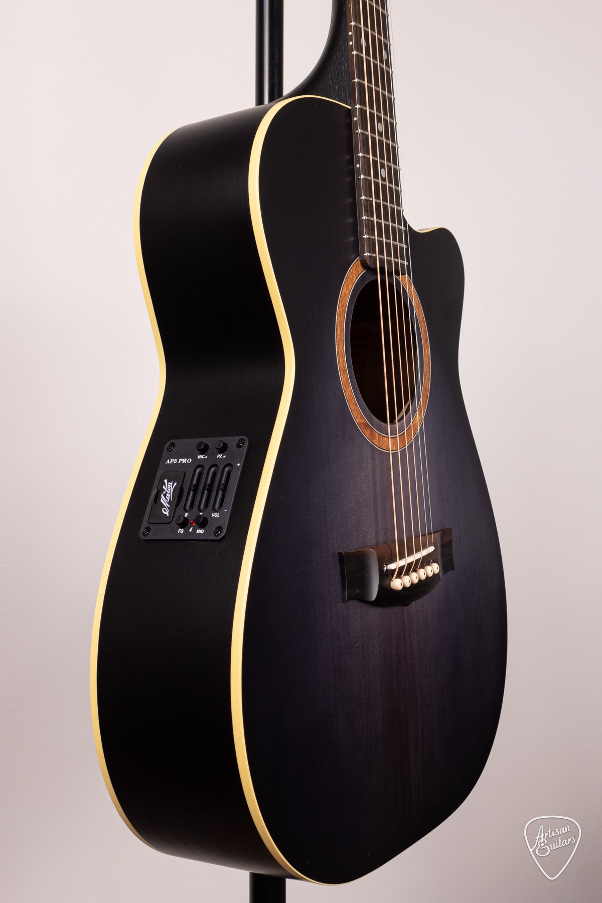 Maton Guitars EBG-808C Performer - 16628