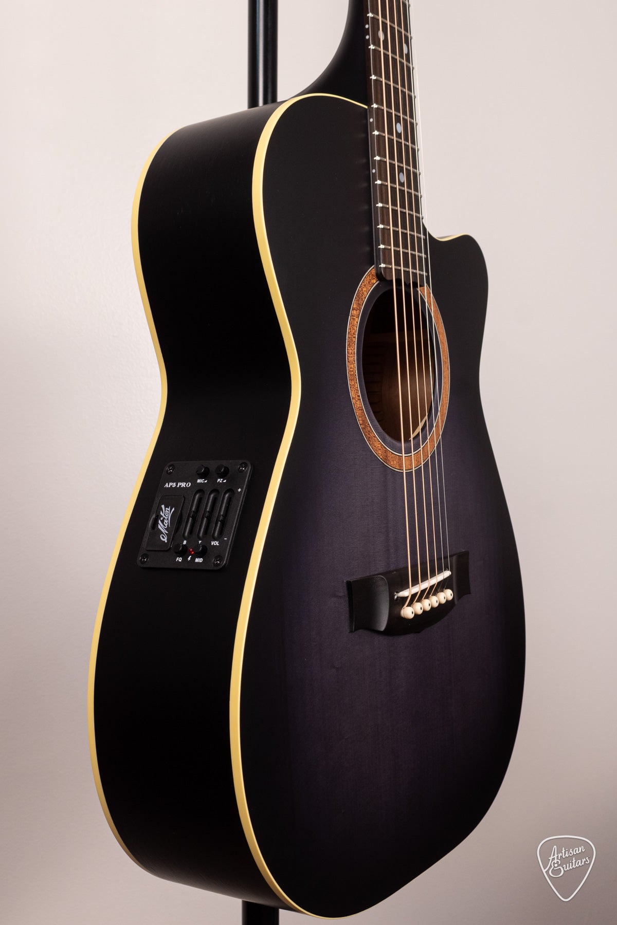 Maton Guitars EBG-808C Performer - 16730