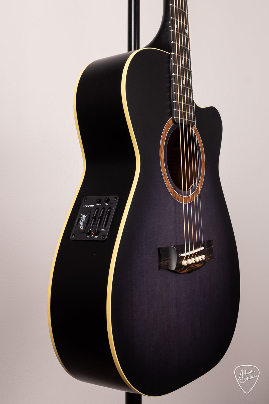 Maton Guitars EBG-808C Performer - 16651