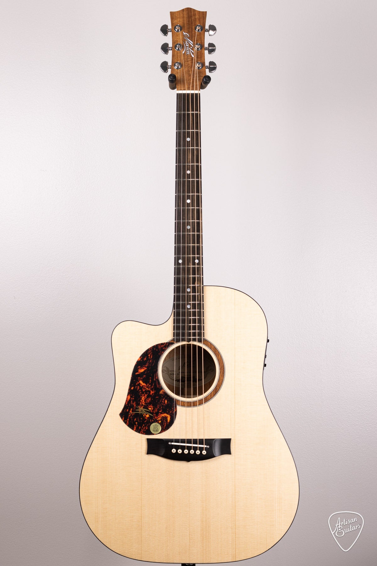 Maton Guitars LEFTY Solid Road Series SRS-70C Dreadnought - 16589