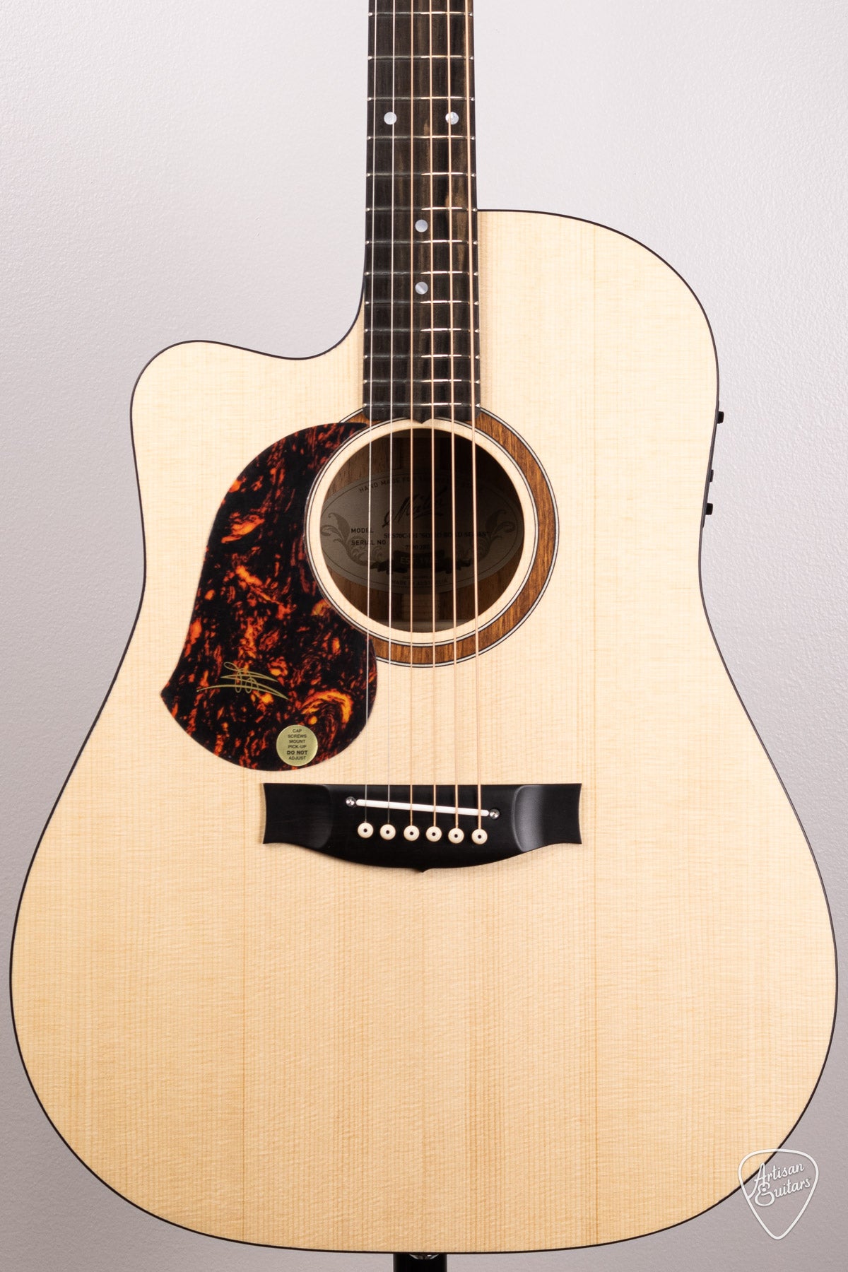 Maton Guitars LEFTY Solid Road Series SRS-70C Dreadnought - 16589