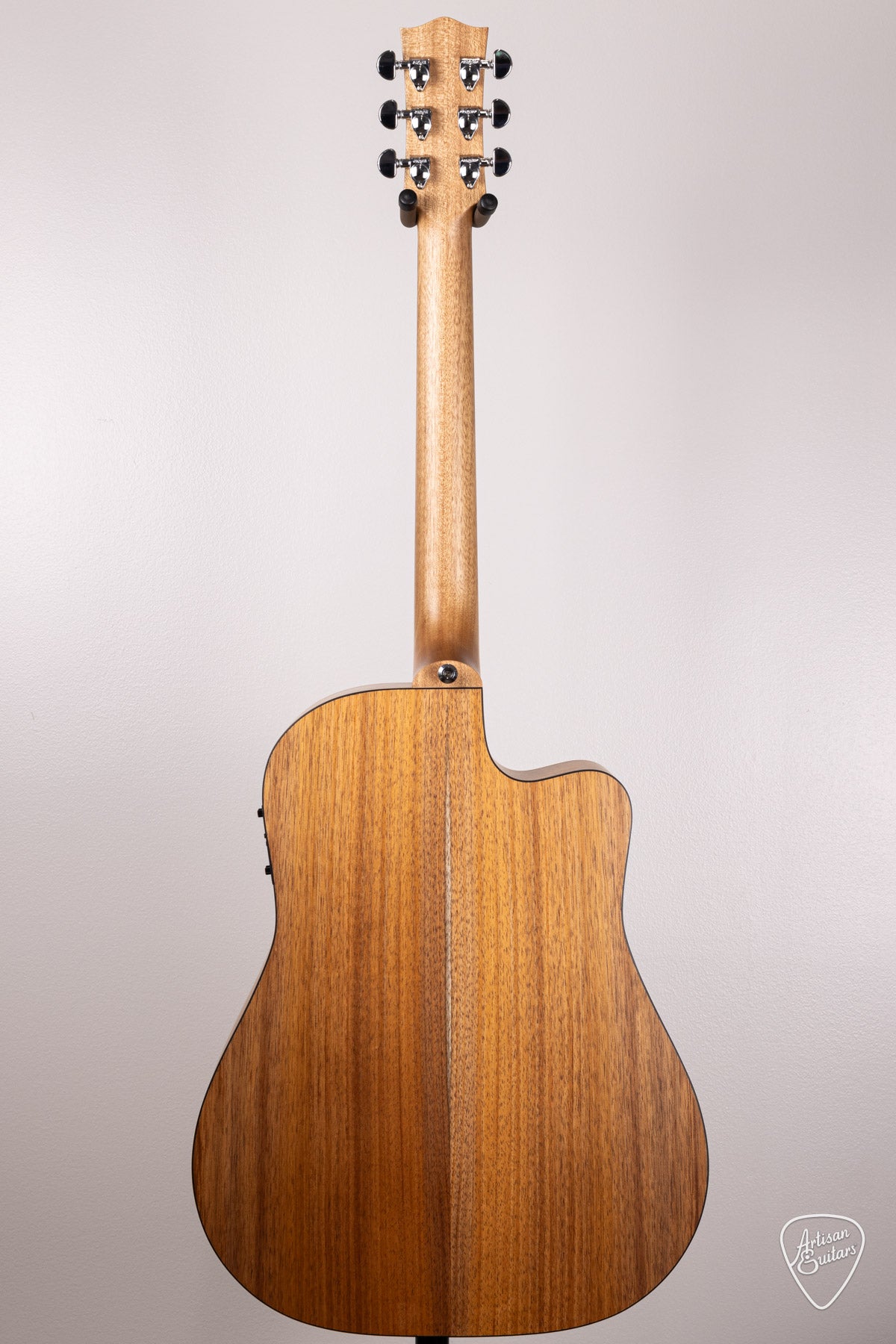 Maton Guitars LEFTY Solid Road Series SRS-70C Dreadnought - 16589