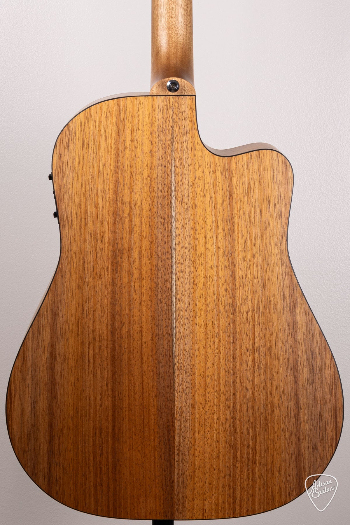 Maton Guitars LEFTY Solid Road Series SRS-70C Dreadnought - 16589