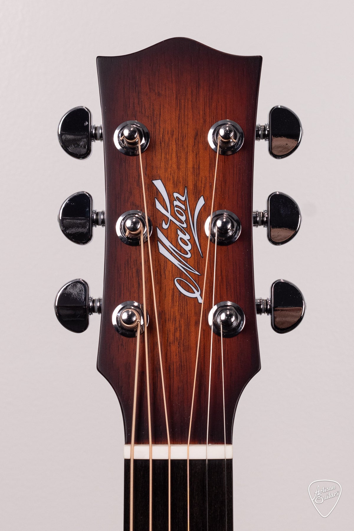 Maton Guitars Solid Road Series SRS-70C Dreadnought - 16639