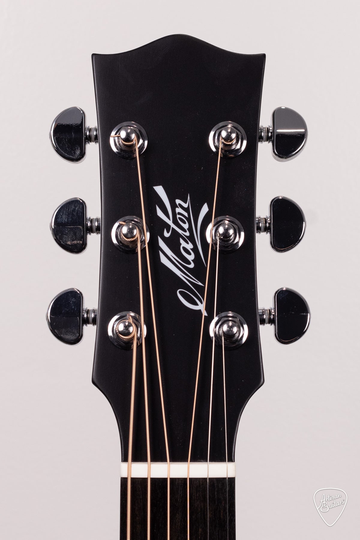 Maton Guitars Solid Road Series SRS-70C Dreadnought - 16638