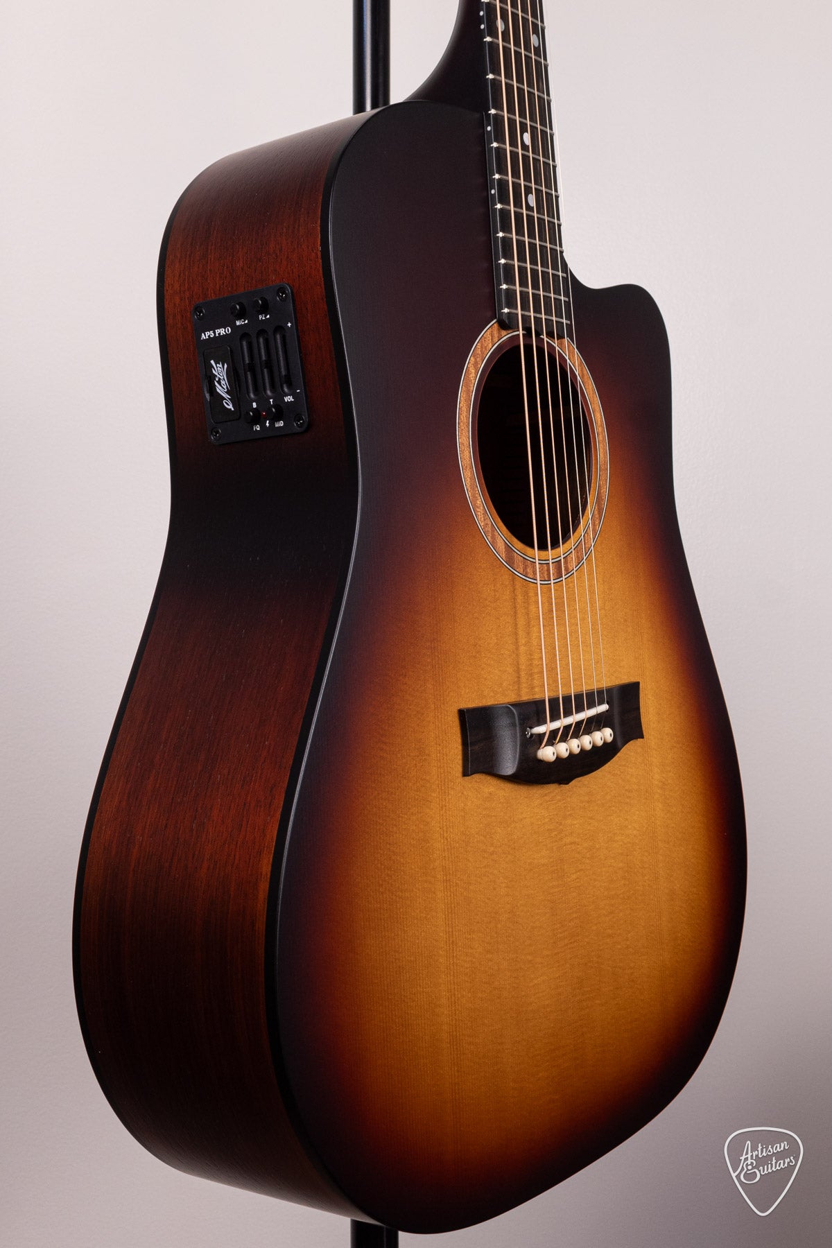 Maton Guitars Solid Road Series SRS-70C Dreadnought - 16640